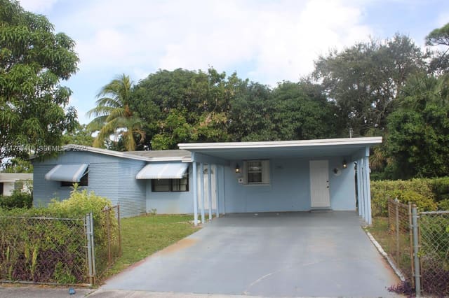 1530 W H W Avenue, Riviera Beach, FL 33404