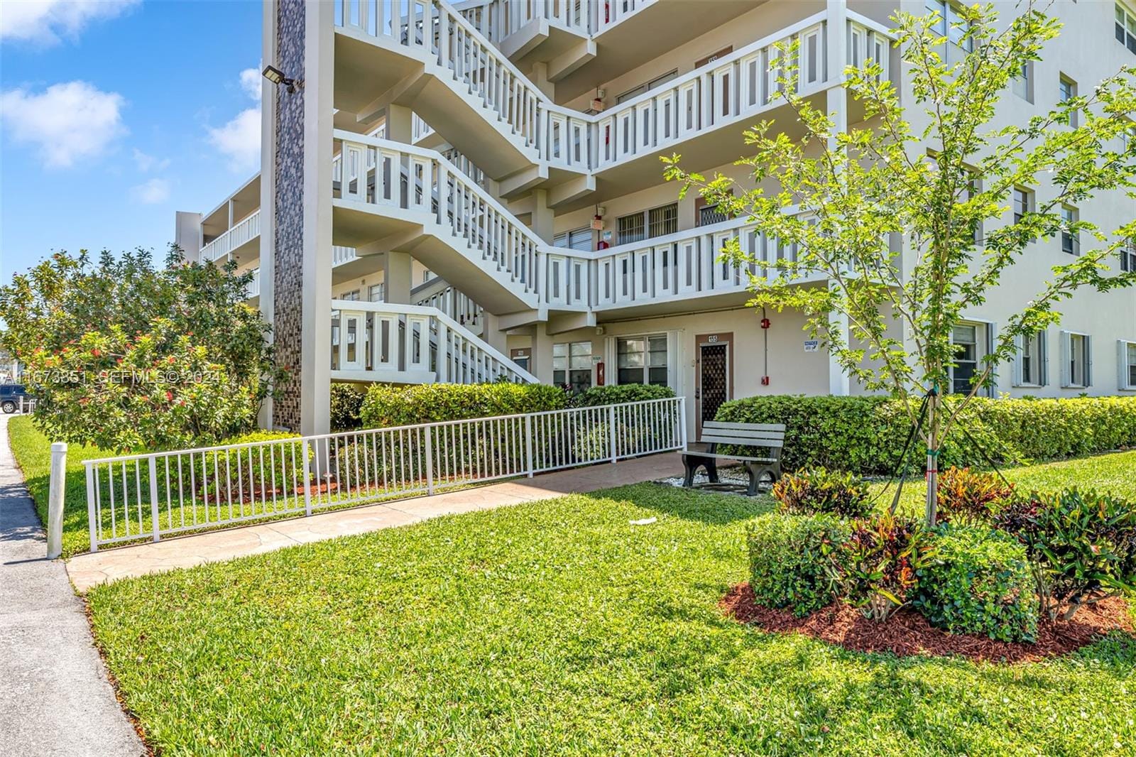 156 E Grantham E 156, Deerfield Beach, FL 33442 photo 25