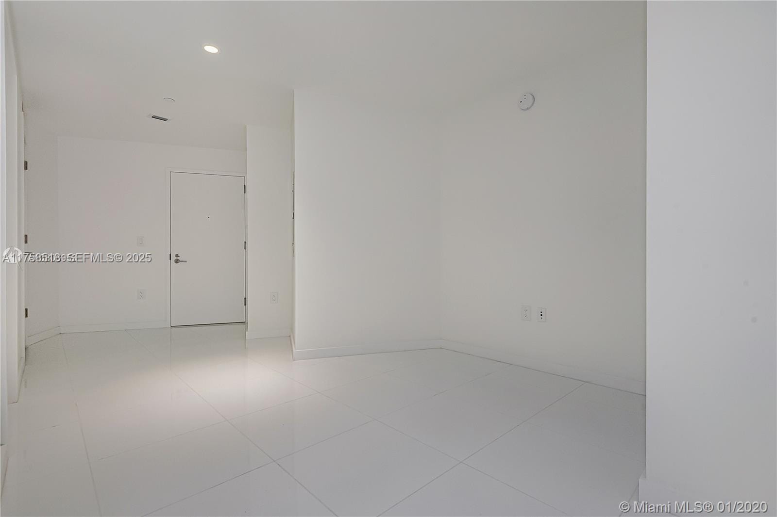 851 NE 1st Avenue 2600 — photo 12