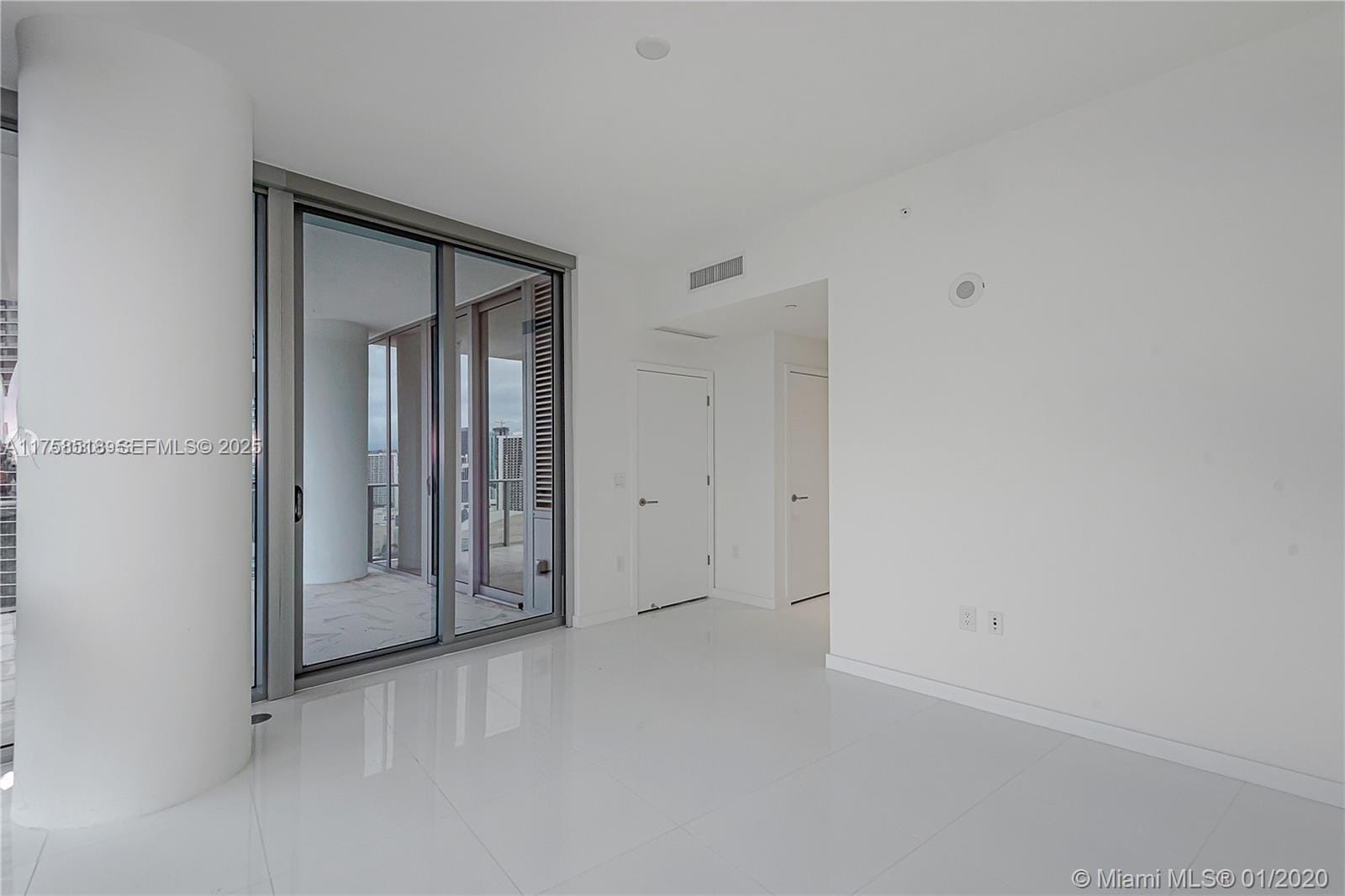 851 NE 1st Avenue 2600, Miami, FL 33132 photo 19