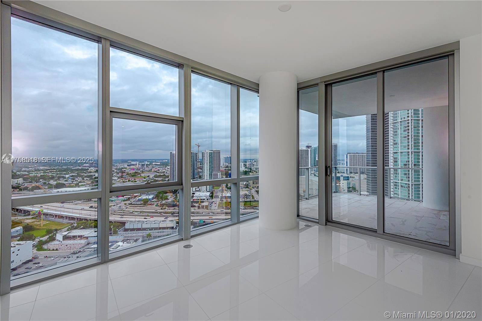 851 NE 1st Avenue 2600, Miami, FL 33132 photo 20
