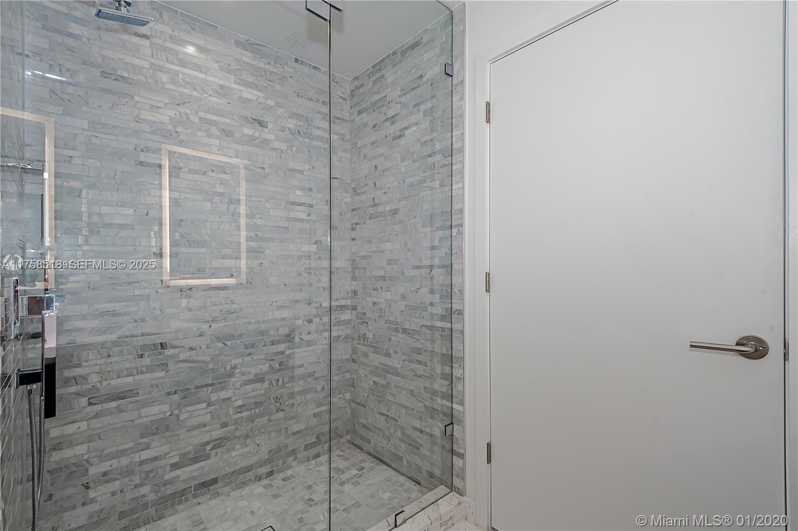 851 NE 1st Avenue 2600, Miami, FL 33132 photo 23