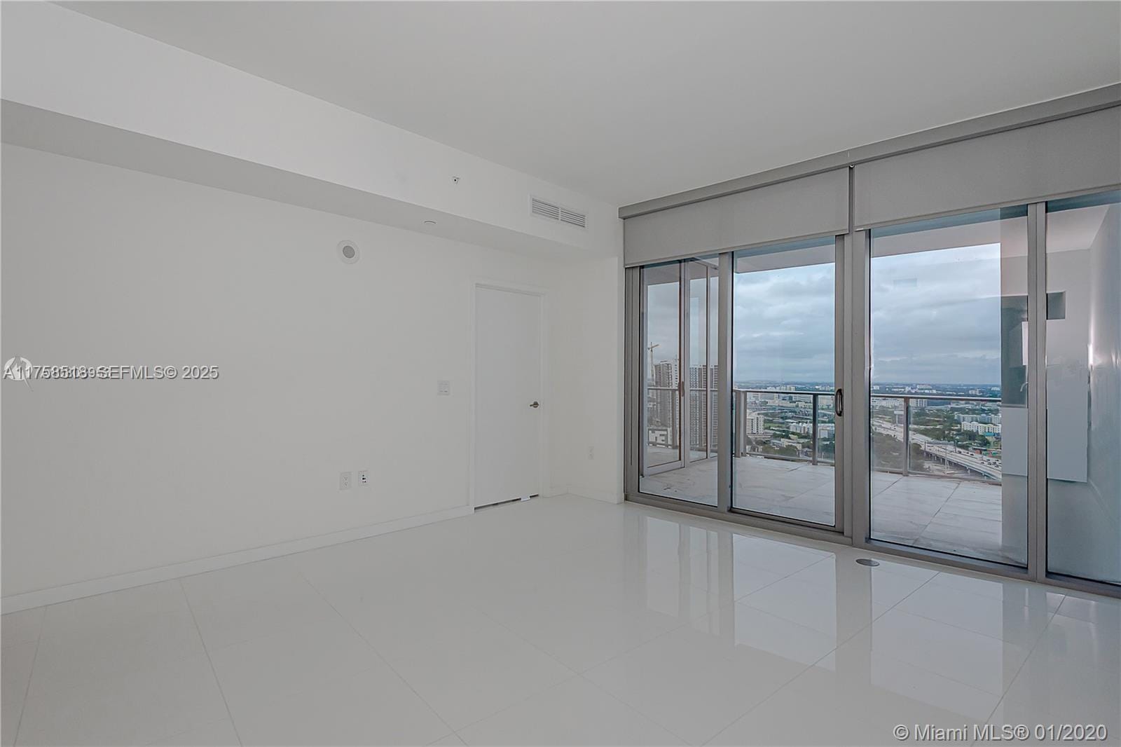 851 NE 1st Avenue 2600 — photo 4
