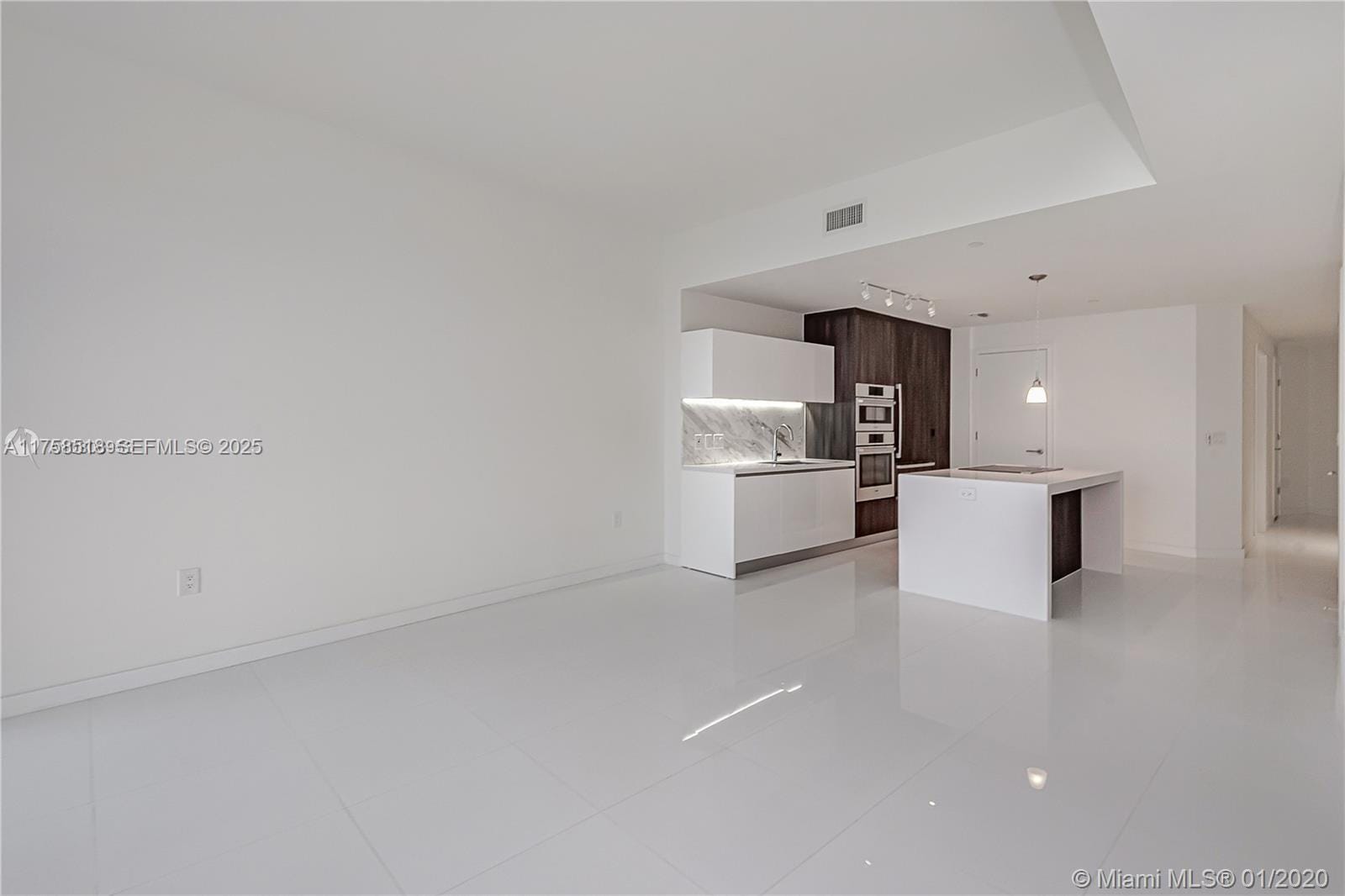 851 NE 1st Avenue 2600 — photo 5