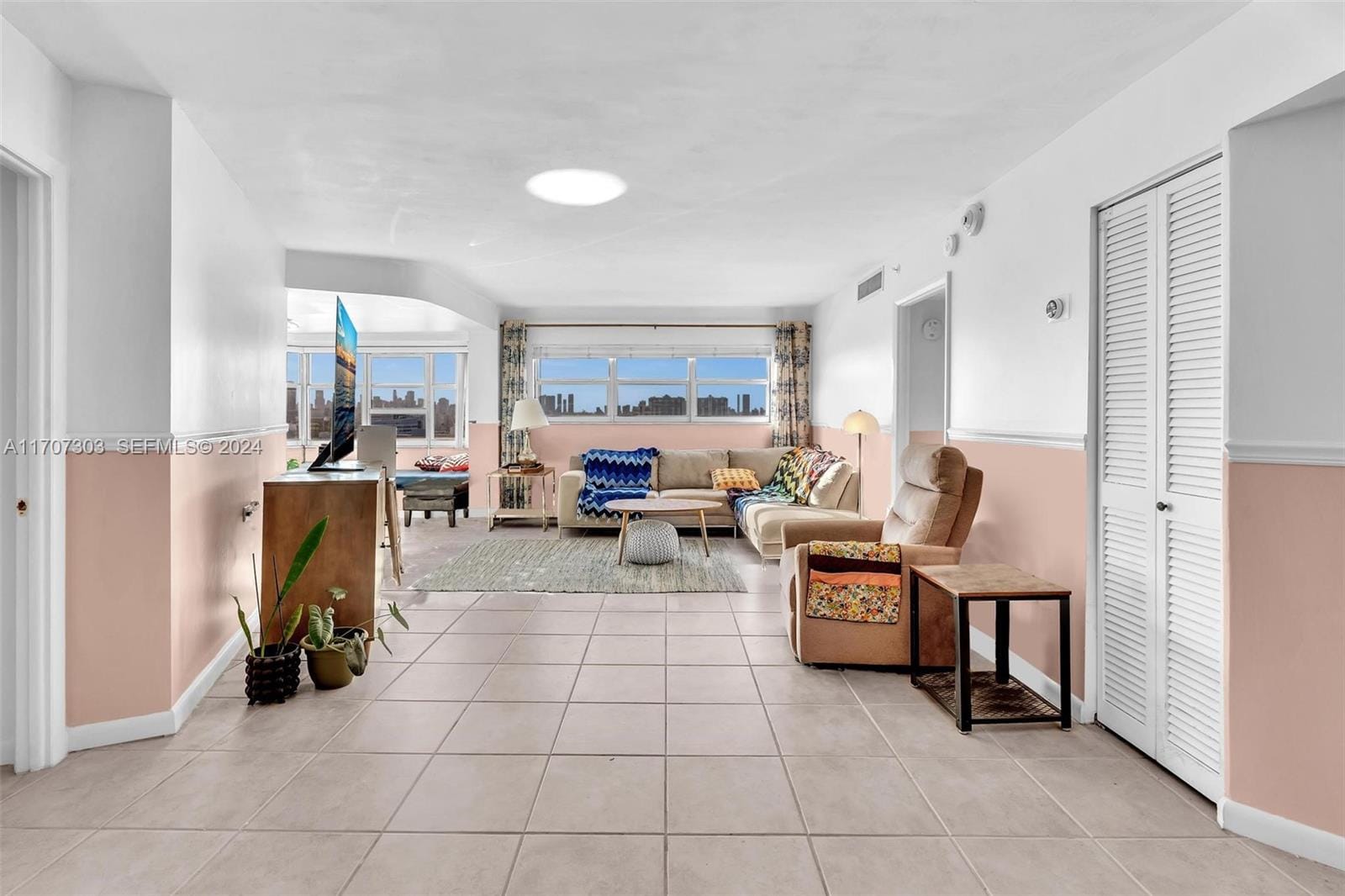1881 Washington Avenue 16H, Miami Beach, FL 33139 photo 2