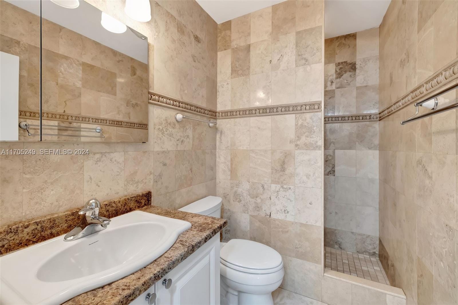221 SE 9th Avenue 211, Pompano Beach, FL 33060 photo 14