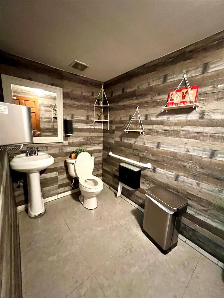 Restaurant/lounge @ Bird Road, Miami, FL 33175 photo 15