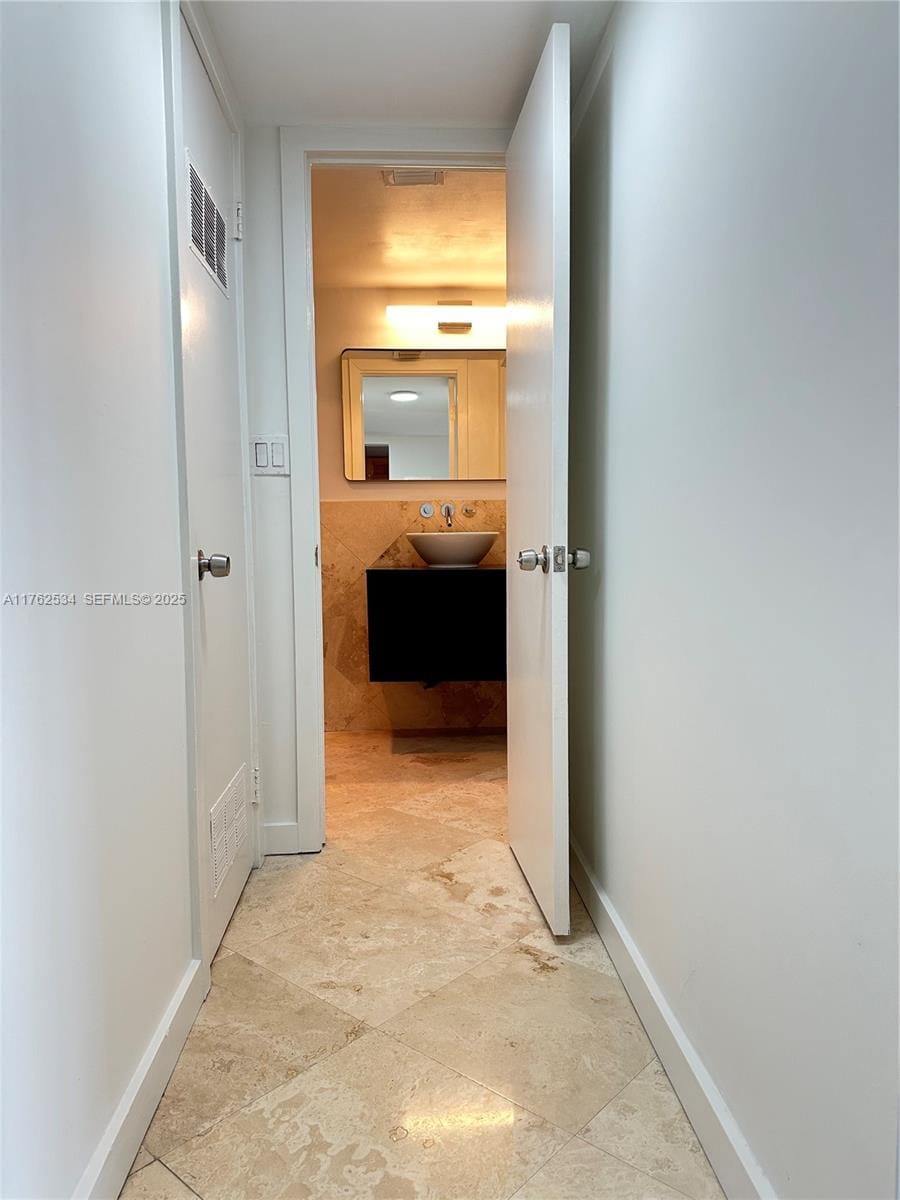 345 Ocean Drive 1022, Miami Beach, FL 33139 photo 3