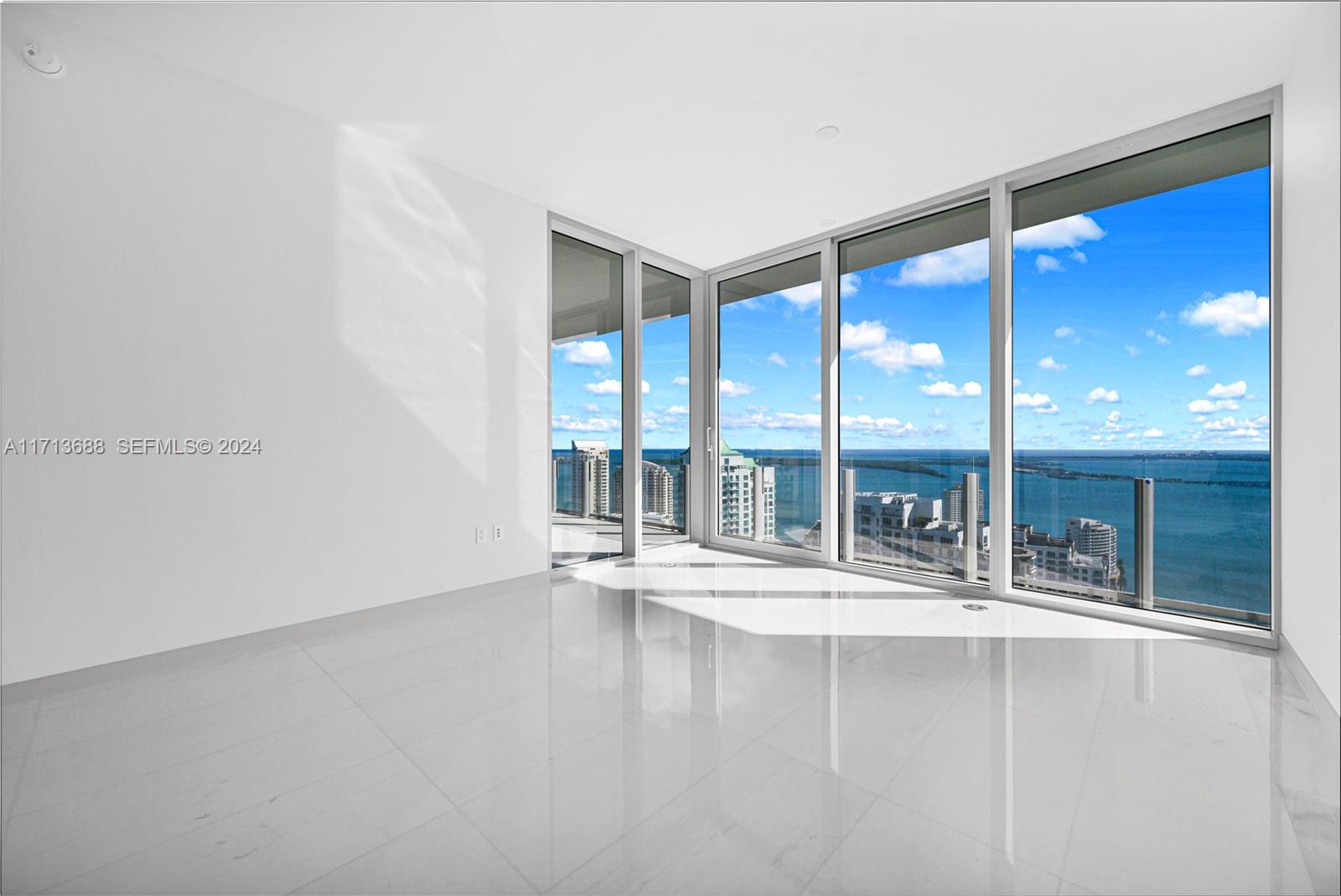 300 Biscayne Blvd Way 4303, Miami, FL 33131 photo 13
