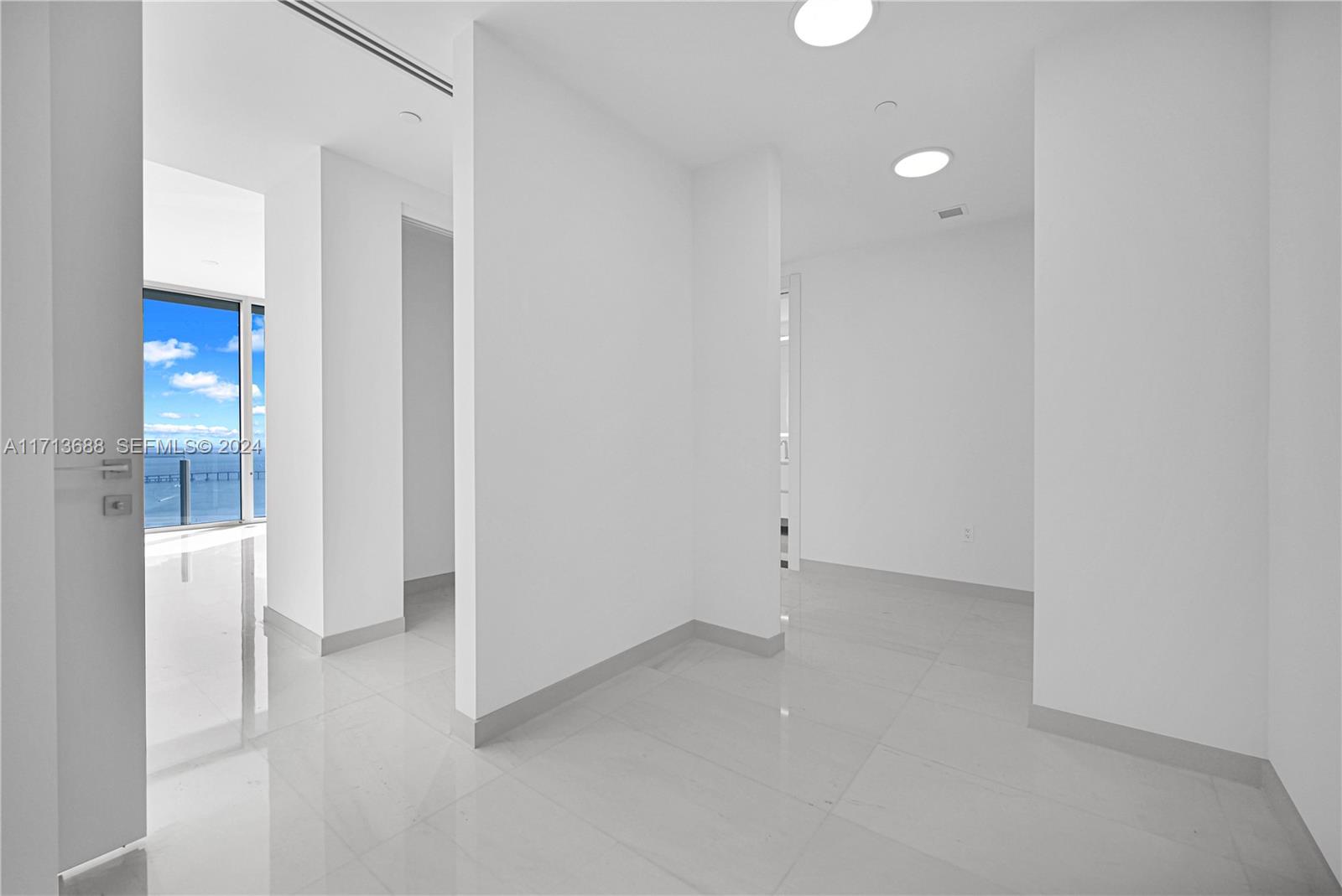 300 Biscayne Blvd Way 4303, Miami, FL 33131 photo 16