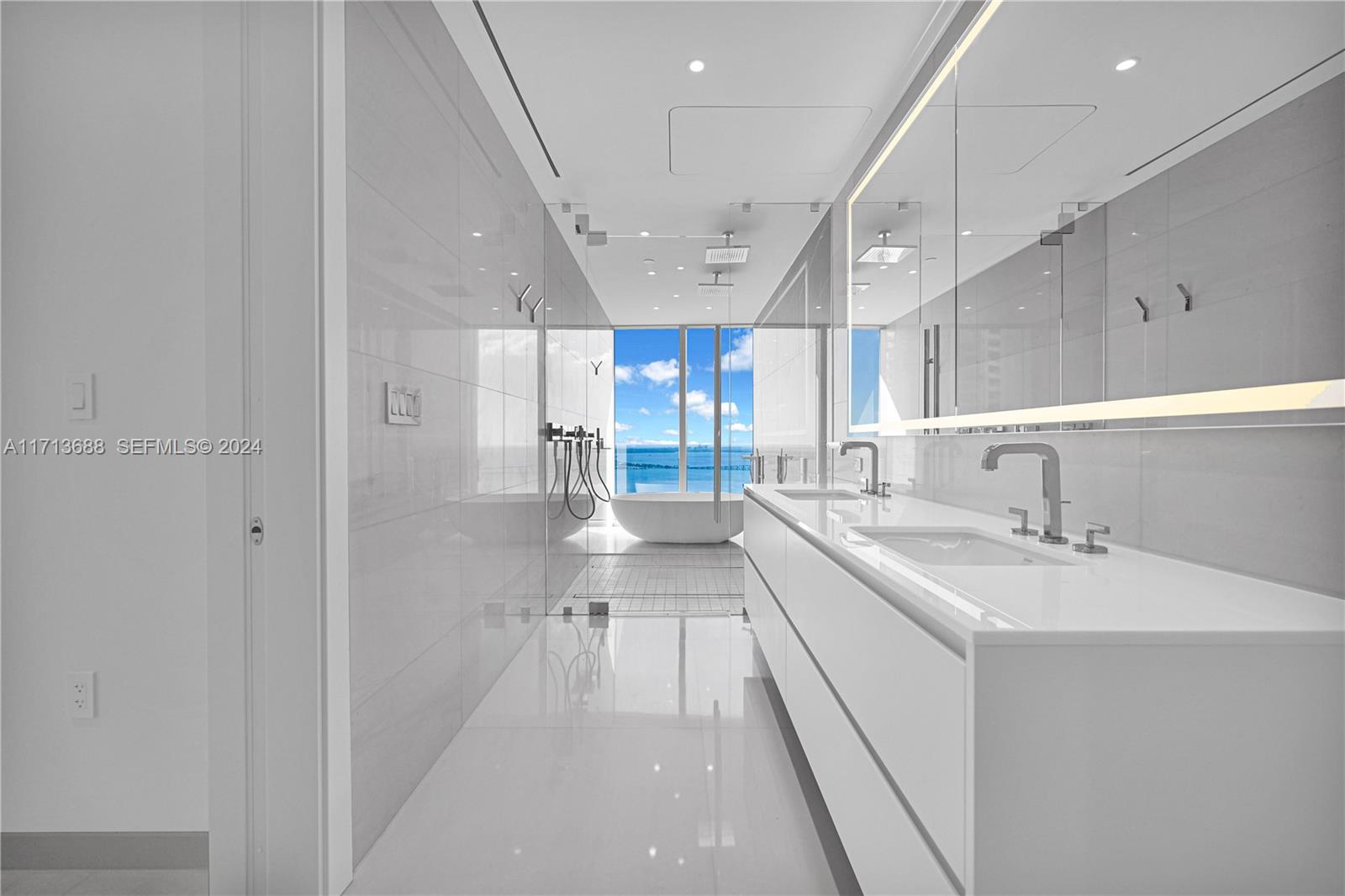 300 Biscayne Blvd Way 4303, Miami, FL 33131 photo 20
