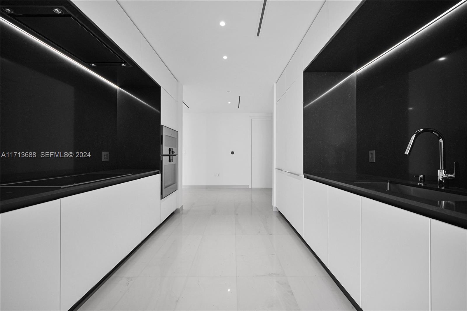 300 Biscayne Blvd Way 4303, Miami, FL 33131 photo 22