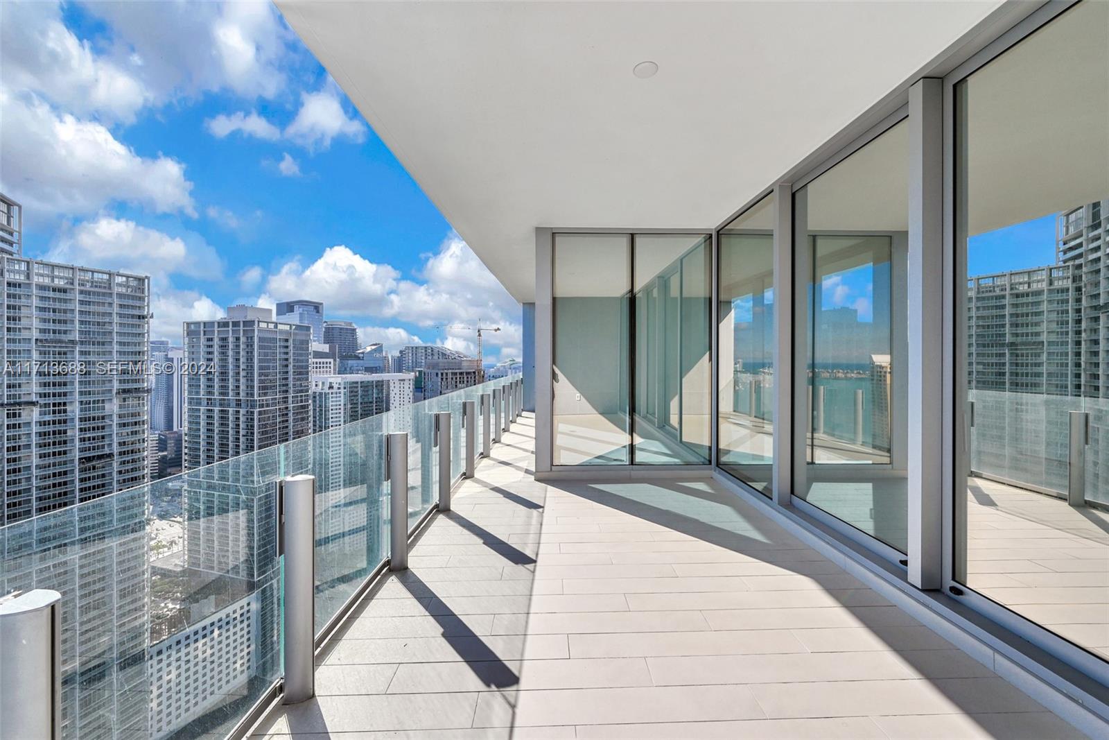 300 Biscayne Blvd Way 4303, Miami, FL 33131 photo 28