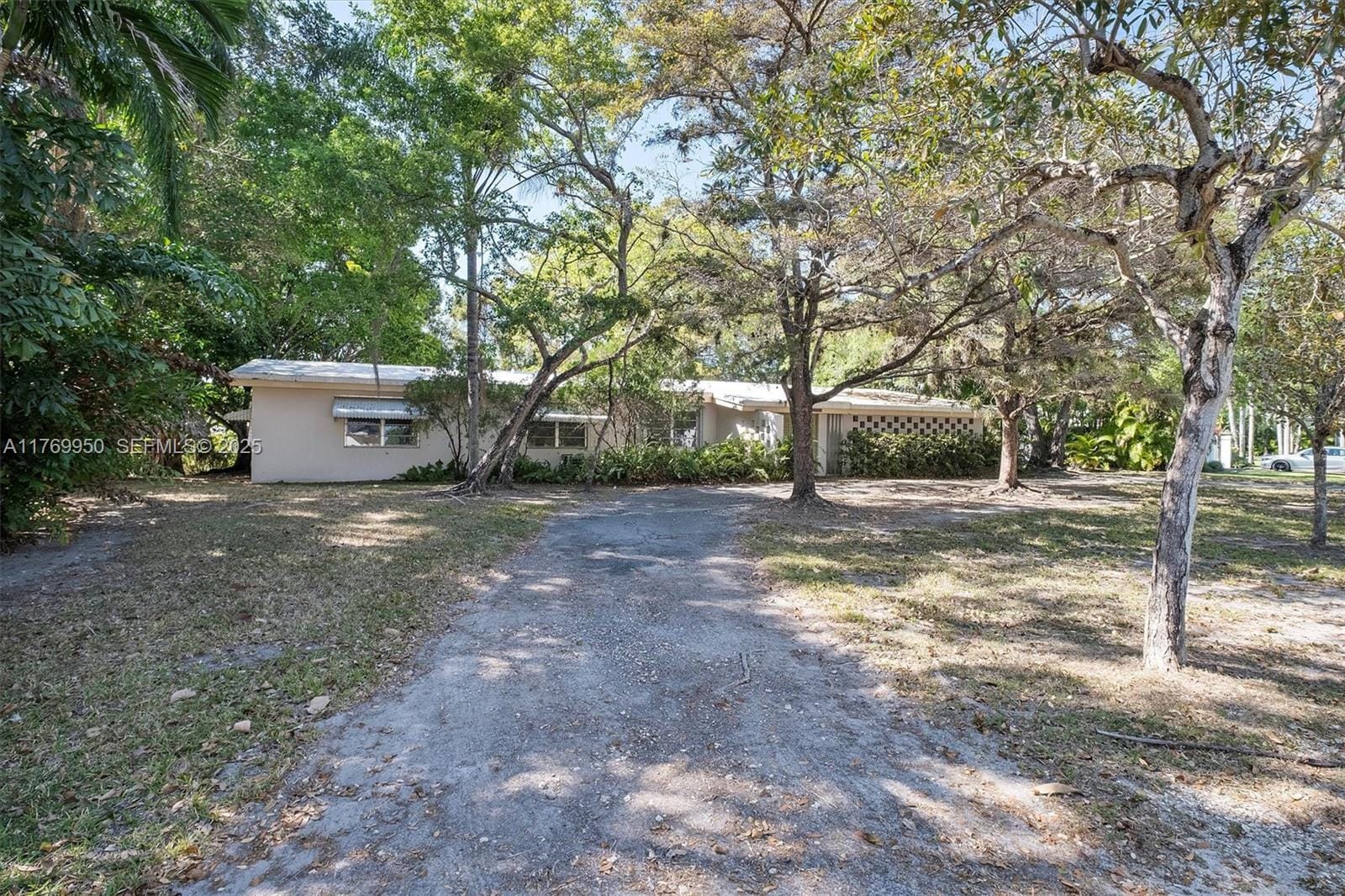 11600 SW 69th Court, Pinecrest, FL 33156 photo 2