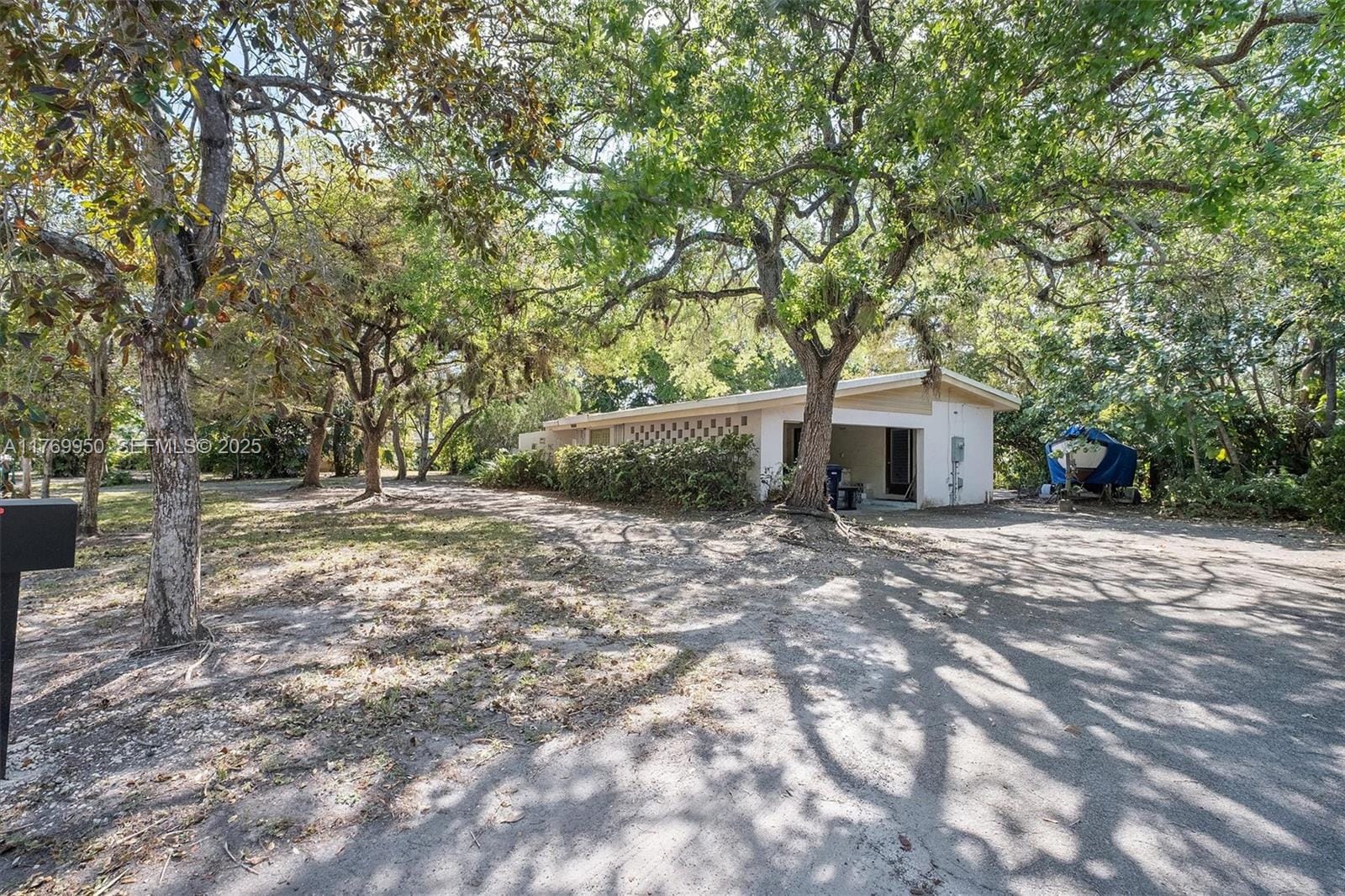 11600 SW 69th Court, Pinecrest, FL 33156 photo 3