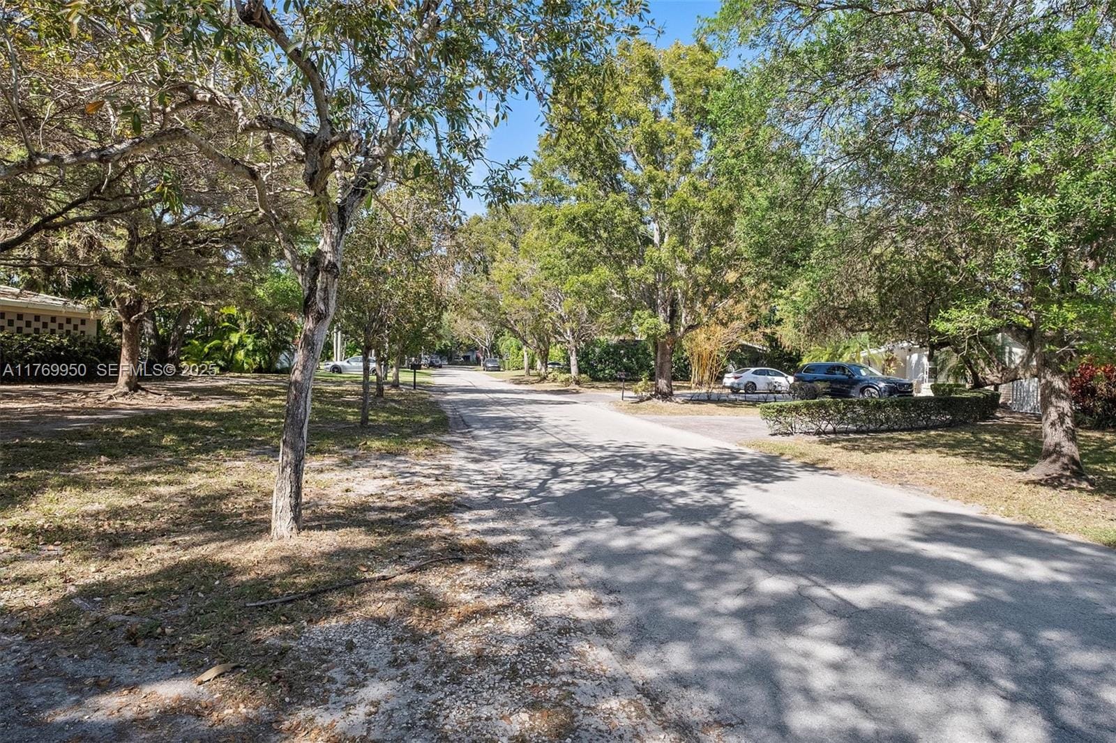 11600 SW 69th Court, Pinecrest, FL 33156 photo 4