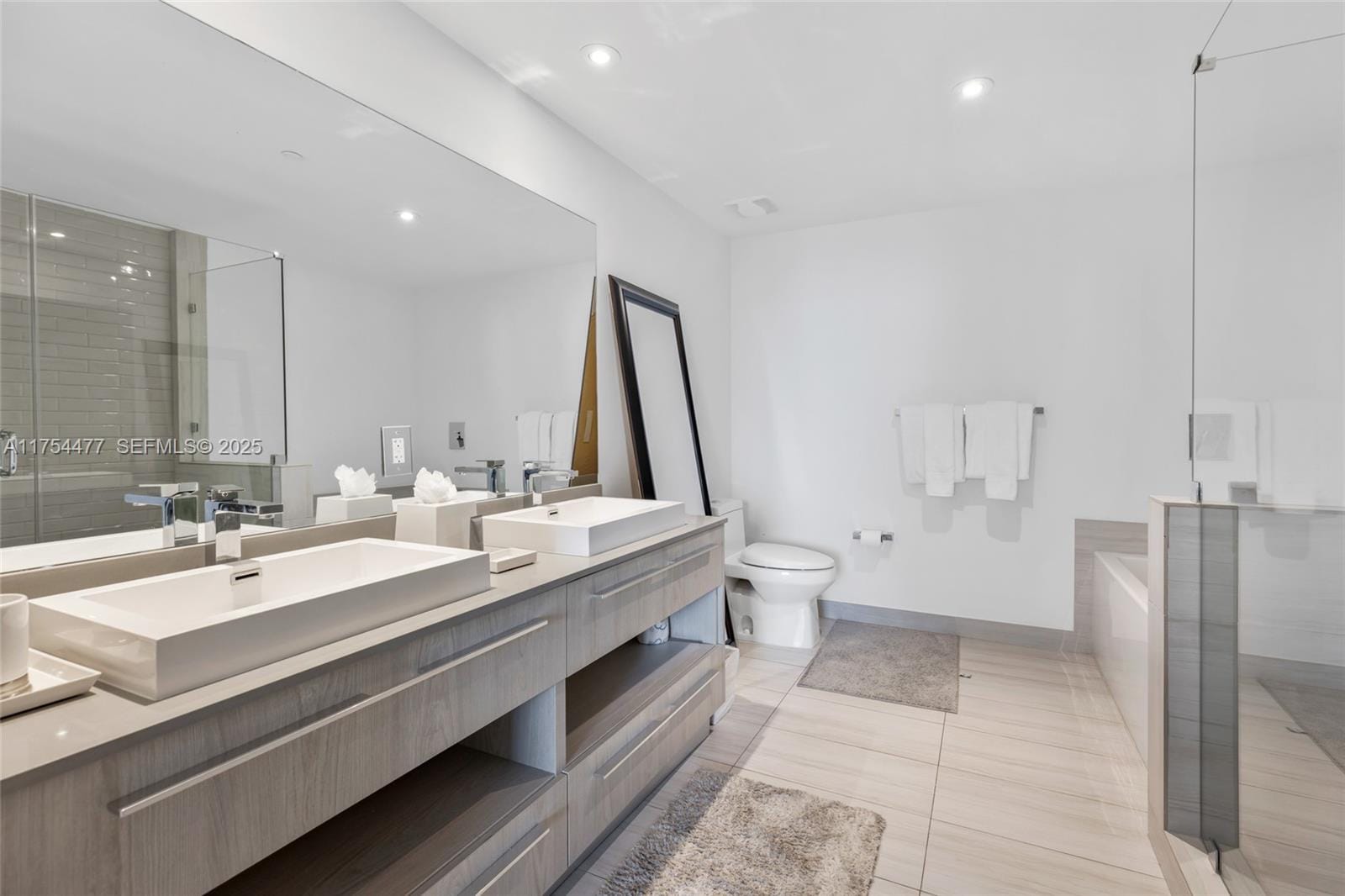 4010 S Ocean Drive R2505 — photo 9