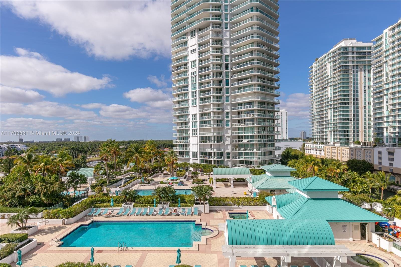 16400 Collins Avenue 745 — photo 4