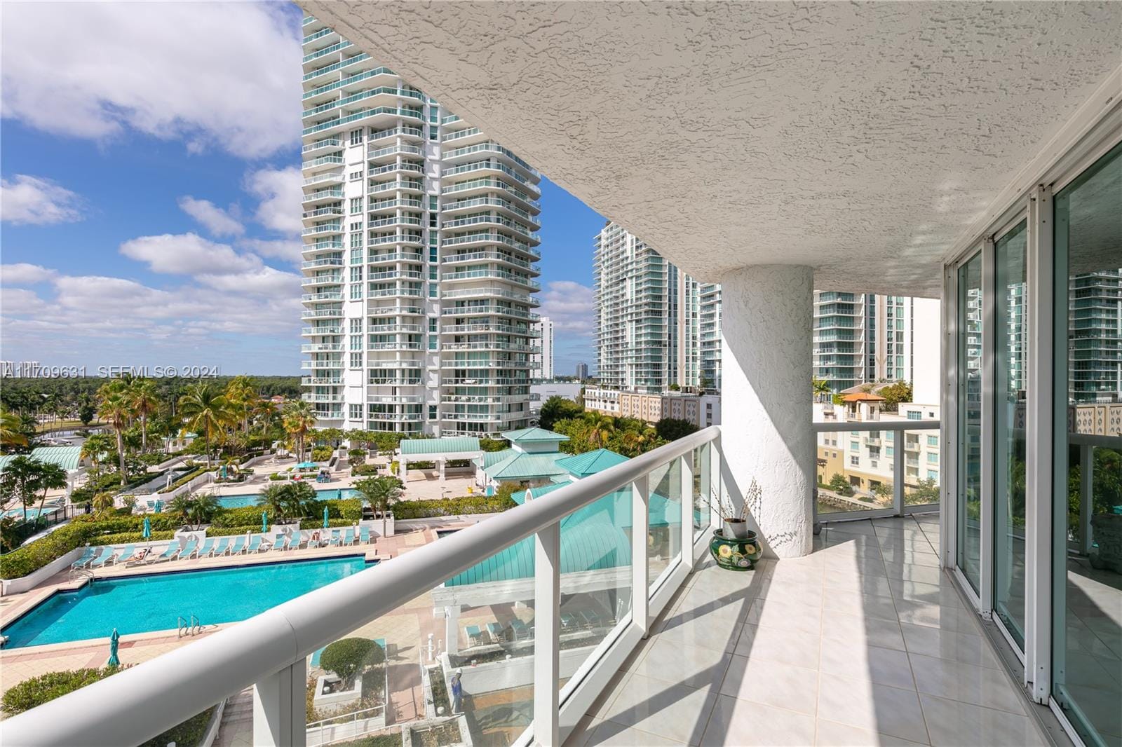 16400 Collins Avenue 745 — photo 10