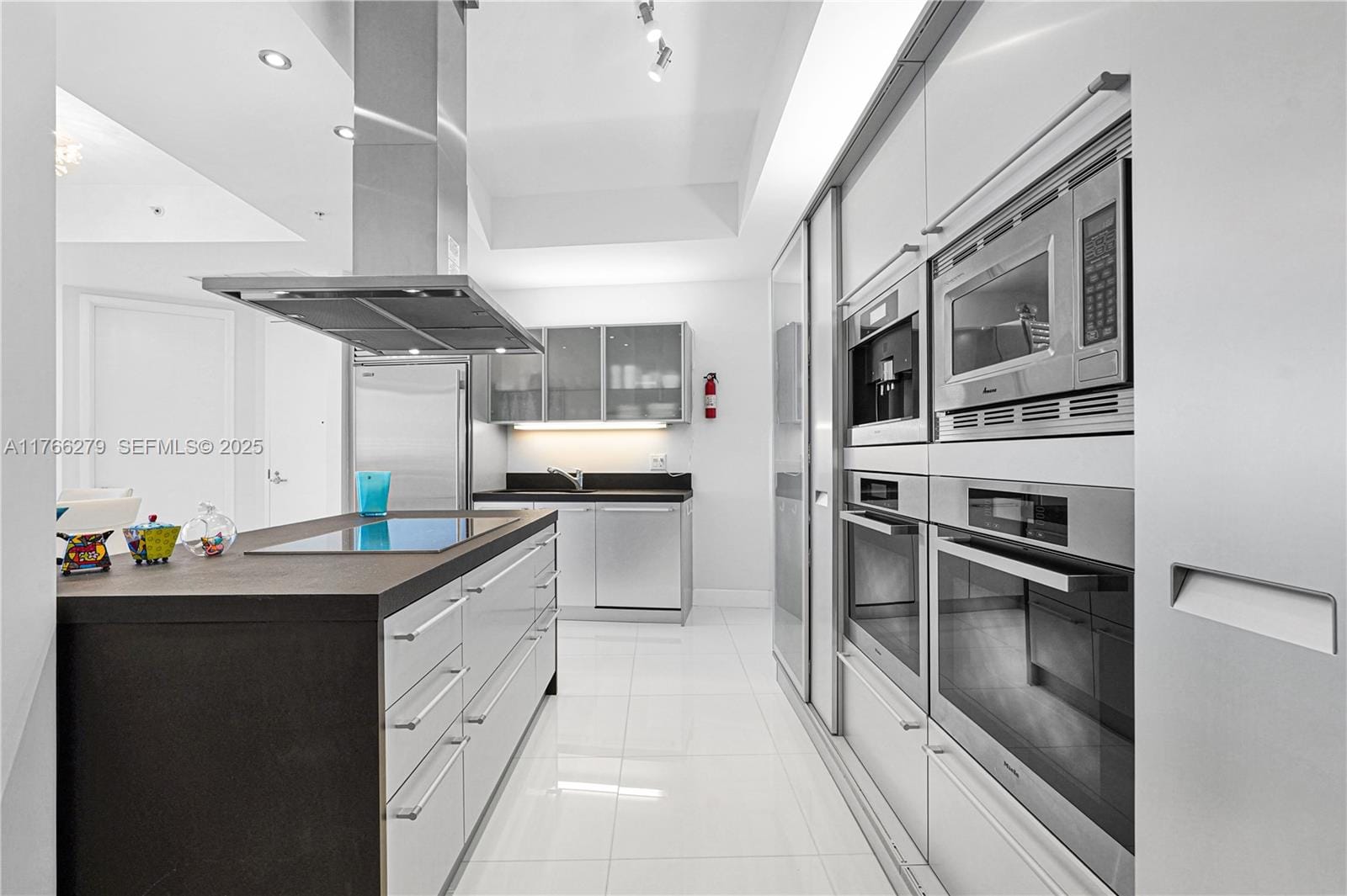 18201 Collins Avenue 3608, Sunny Isles Beach, FL 33160 photo 25