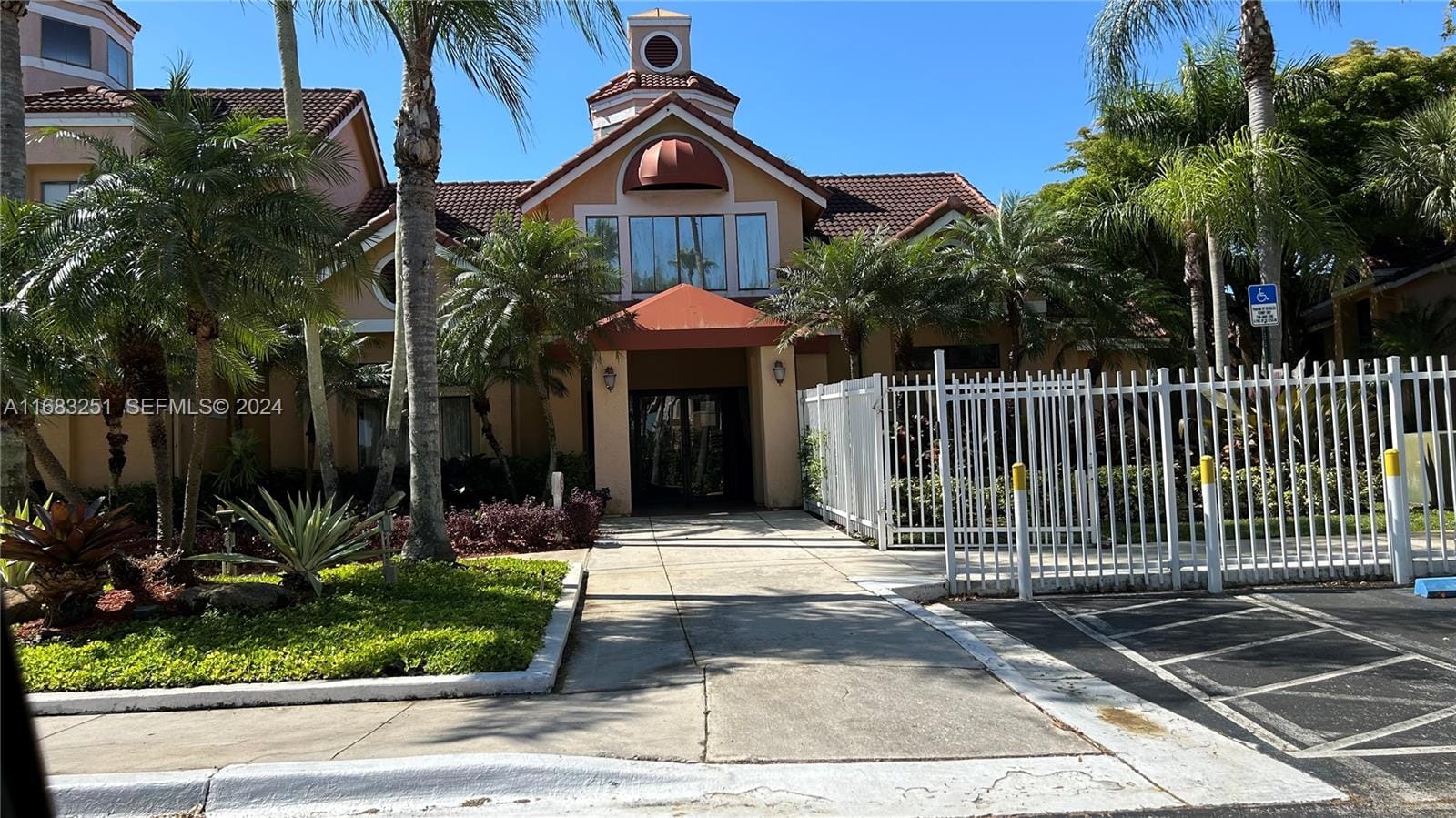 15551 SW 104th Terrace 828 — photo 4