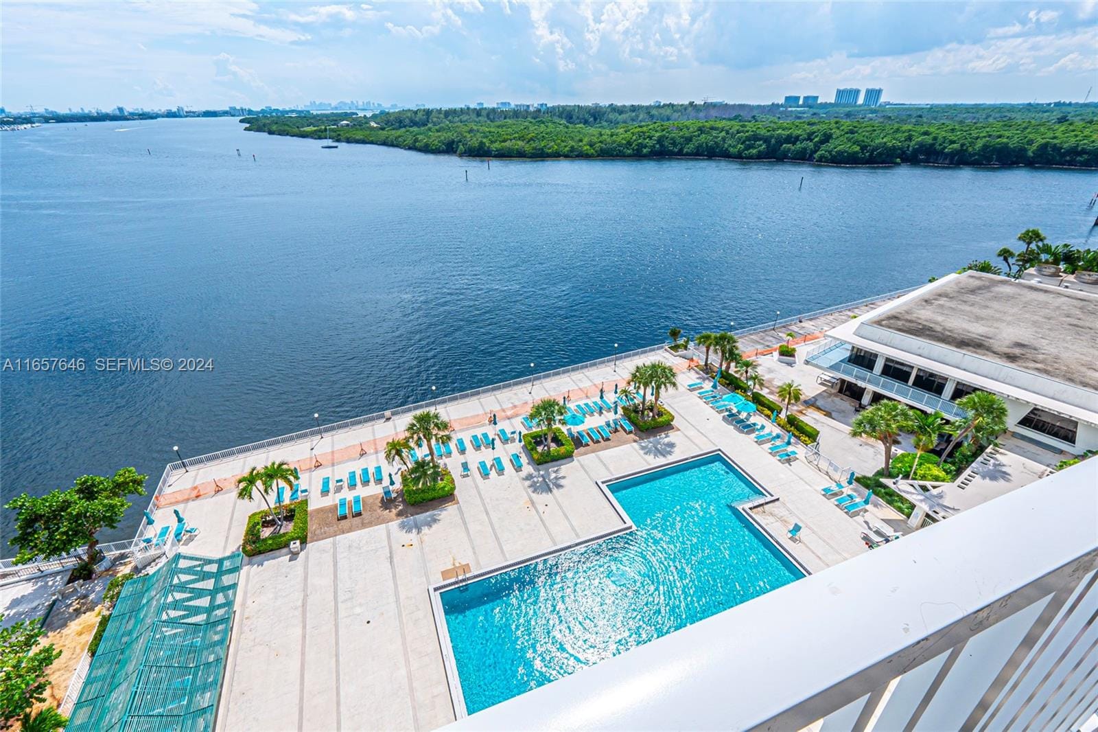 300 Bayview Drive 1012, Sunny Isles Beach, FL 33160 photo 19