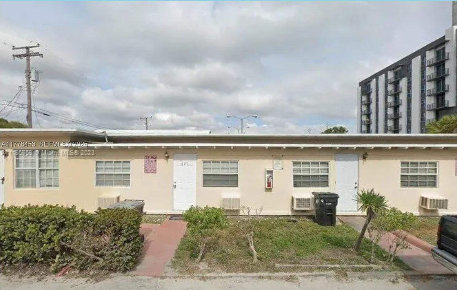 425 NE 8th Street, Fort Lauderdale, FL 33304, Fort Lauderdale