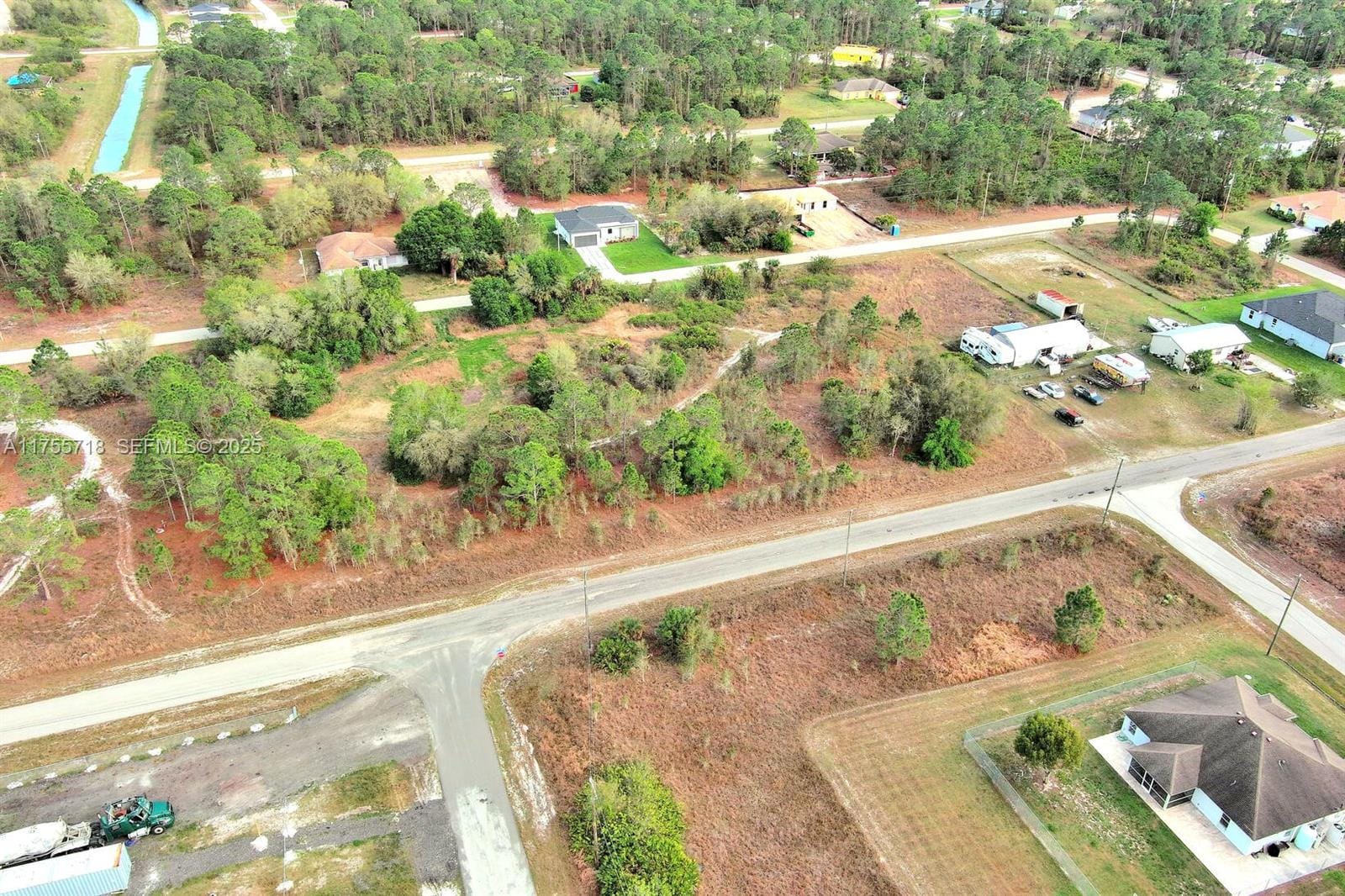 565 Summit Avenue S, Lehigh Acres, FL 33974 photo 14