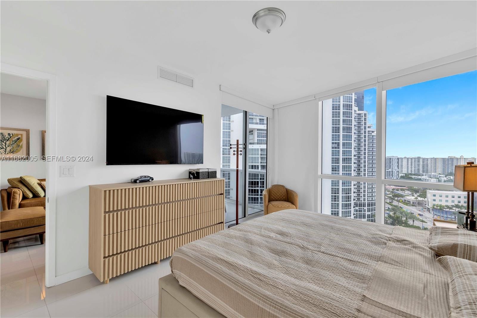 18201 Collins Avenue 1905, Sunny Isles Beach, FL 33160 photo 11