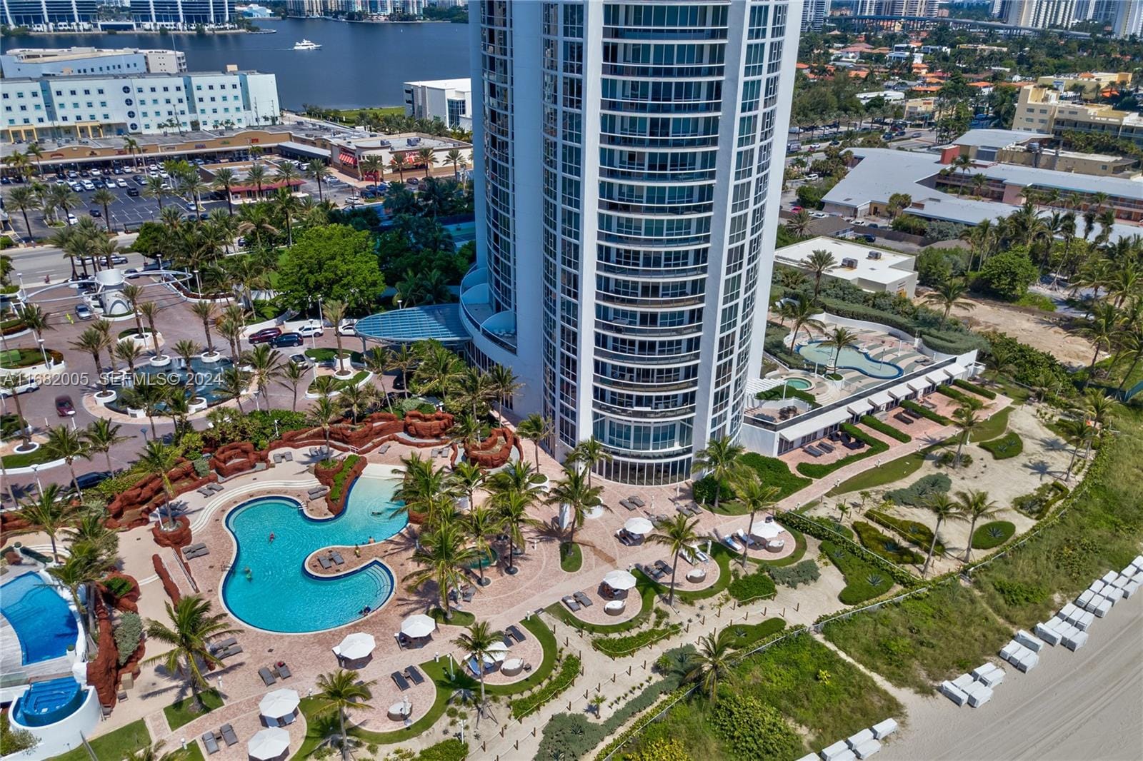 18201 Collins Avenue 1905, Sunny Isles Beach, FL 33160 photo 18