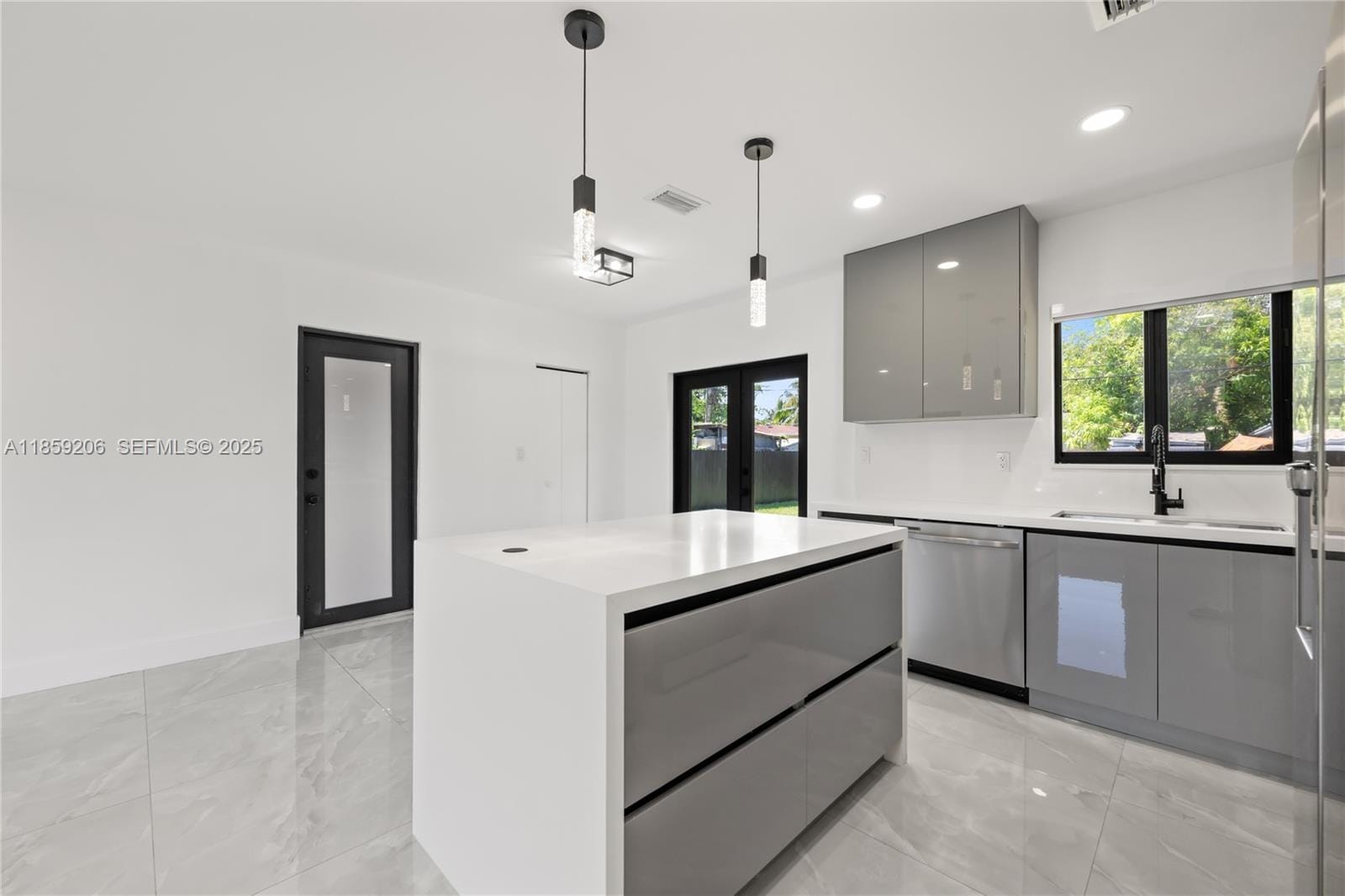 1095 NE 156th Street, North Miami Beach, FL 33162 photo 10