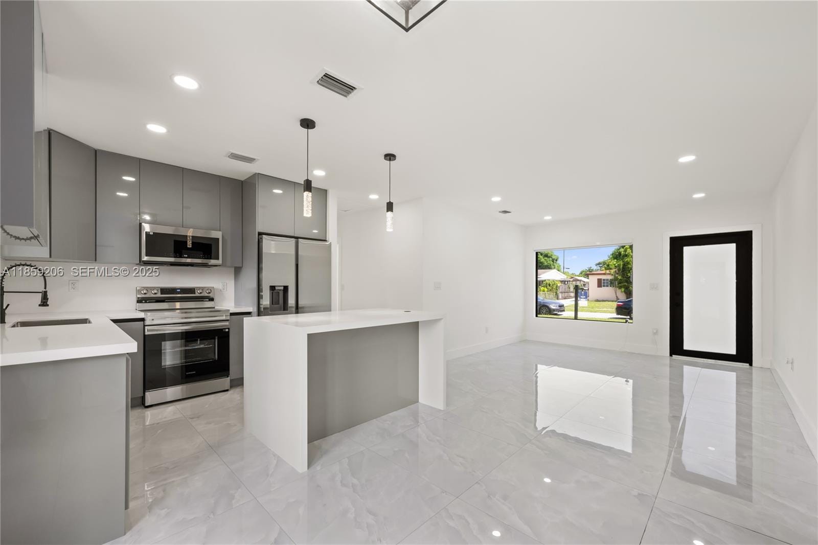1095 NE 156th Street, North Miami Beach, FL 33162 photo 4