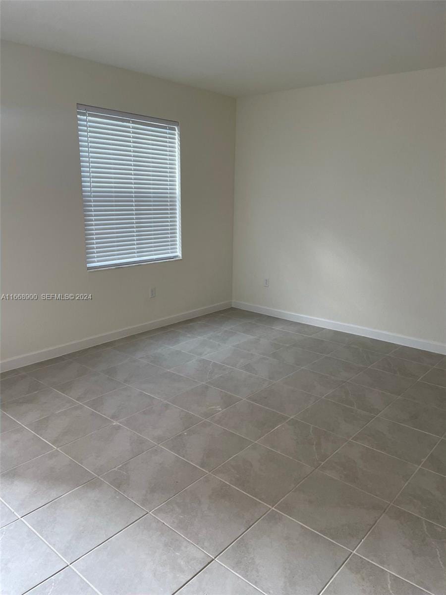 3415 W 112th Terrace, Hialeah, FL 33018 photo 9