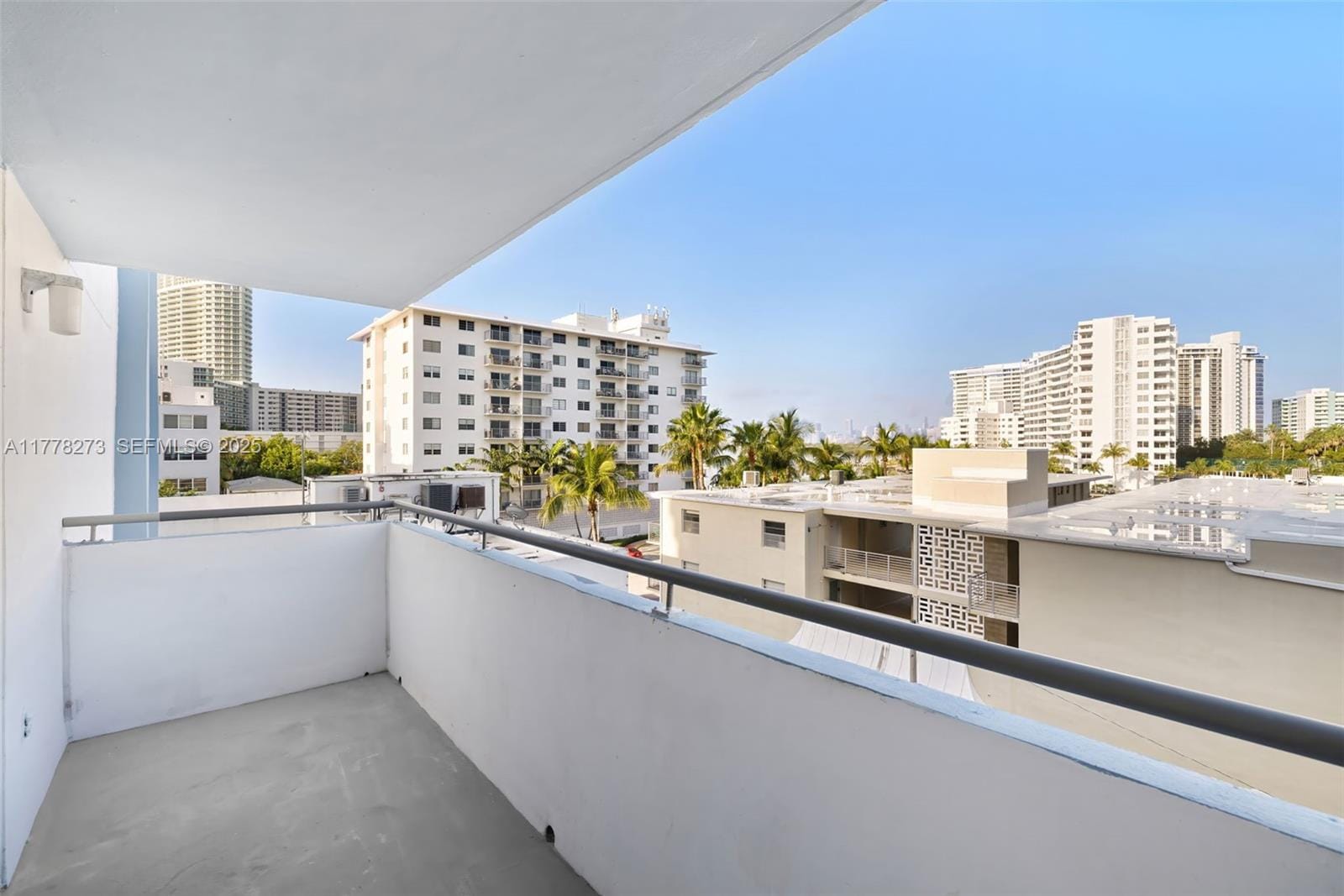 1658 Bay Road 504 — photo 12