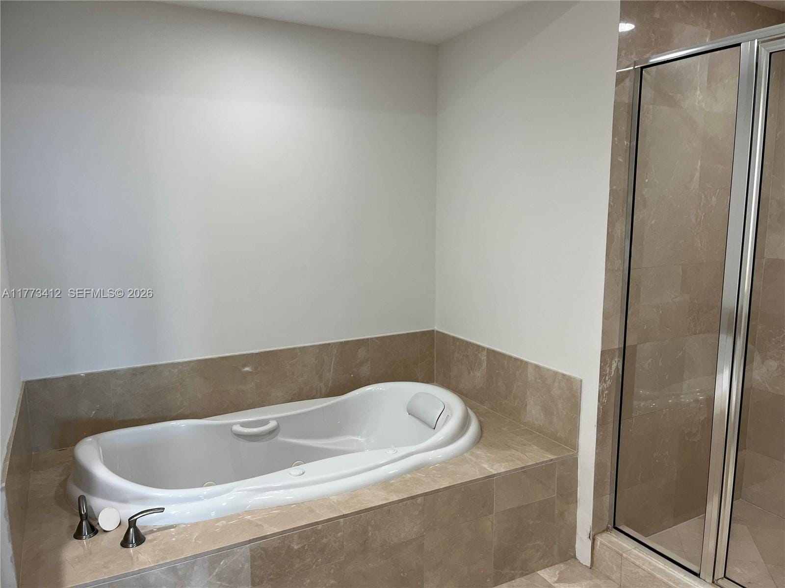 14951 Royal Oaks Lane 2206, North Miami, FL 33181 photo 11