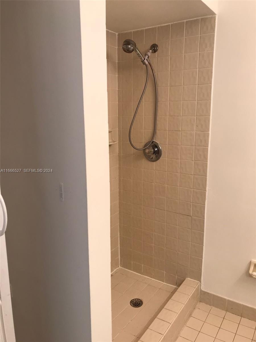459 NE 210th Cir Terrace 201-17, Miami, FL 33179 photo 29