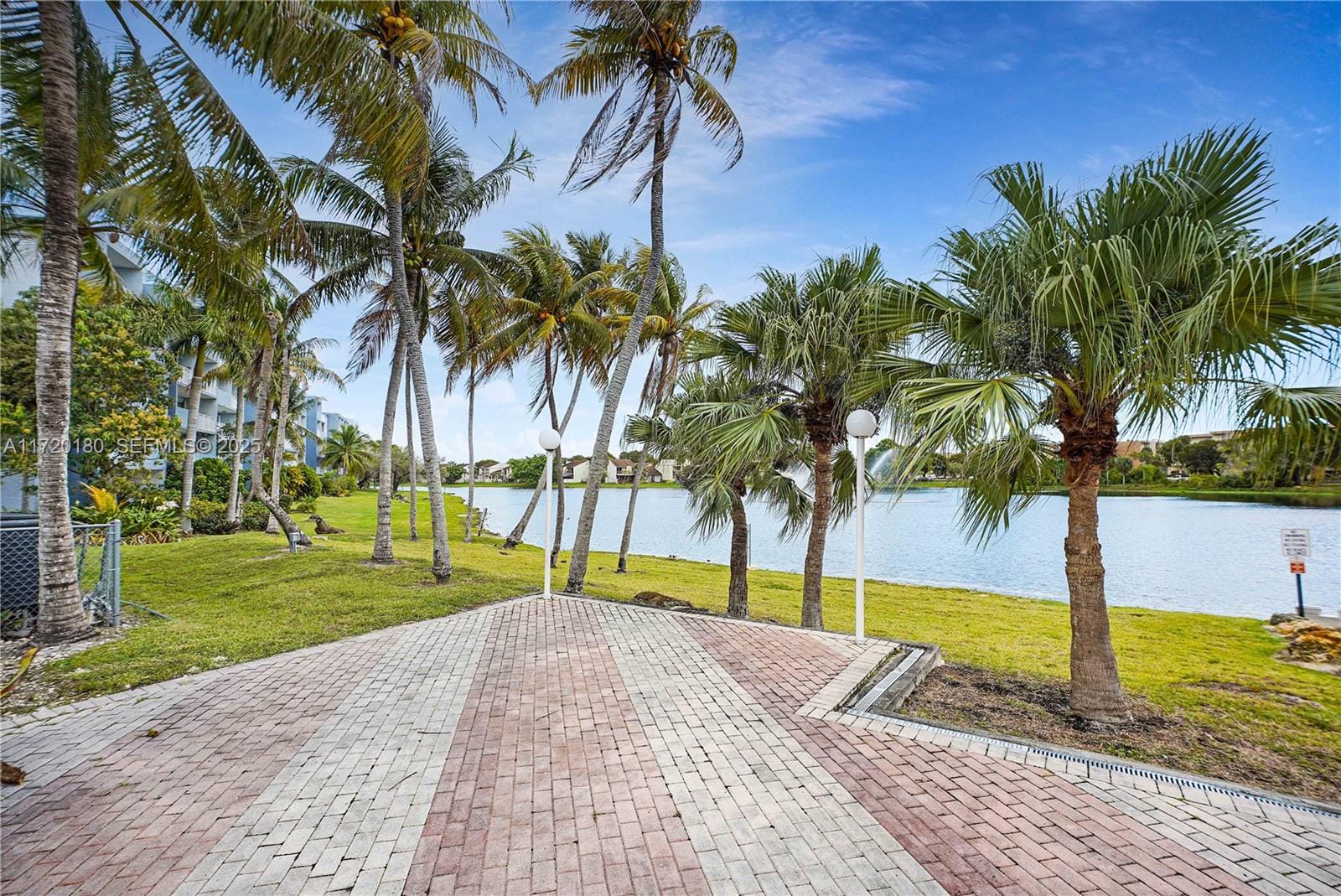9365 Fontainebleau Boulevard E207 — photo 2