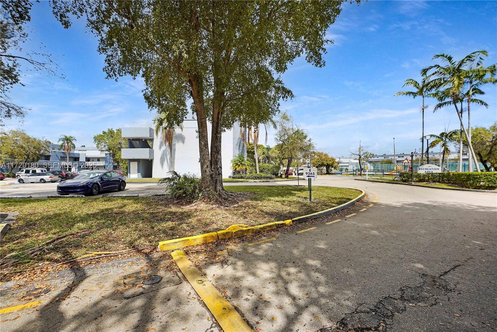 9365 Fontainebleau Boulevard E207 — photo 7