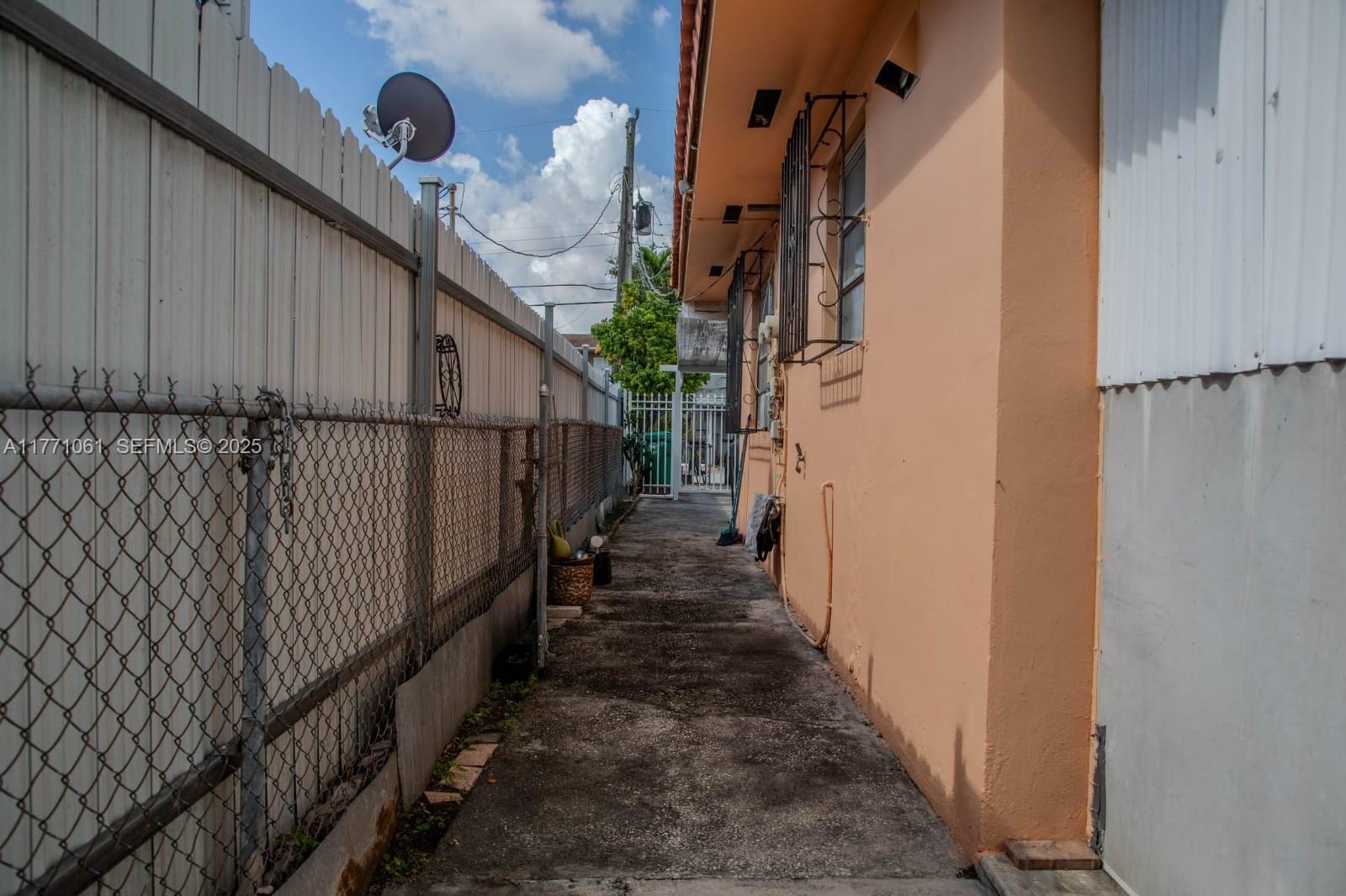 791 NW 22nd Place, Miami, FL 33125 photo 11