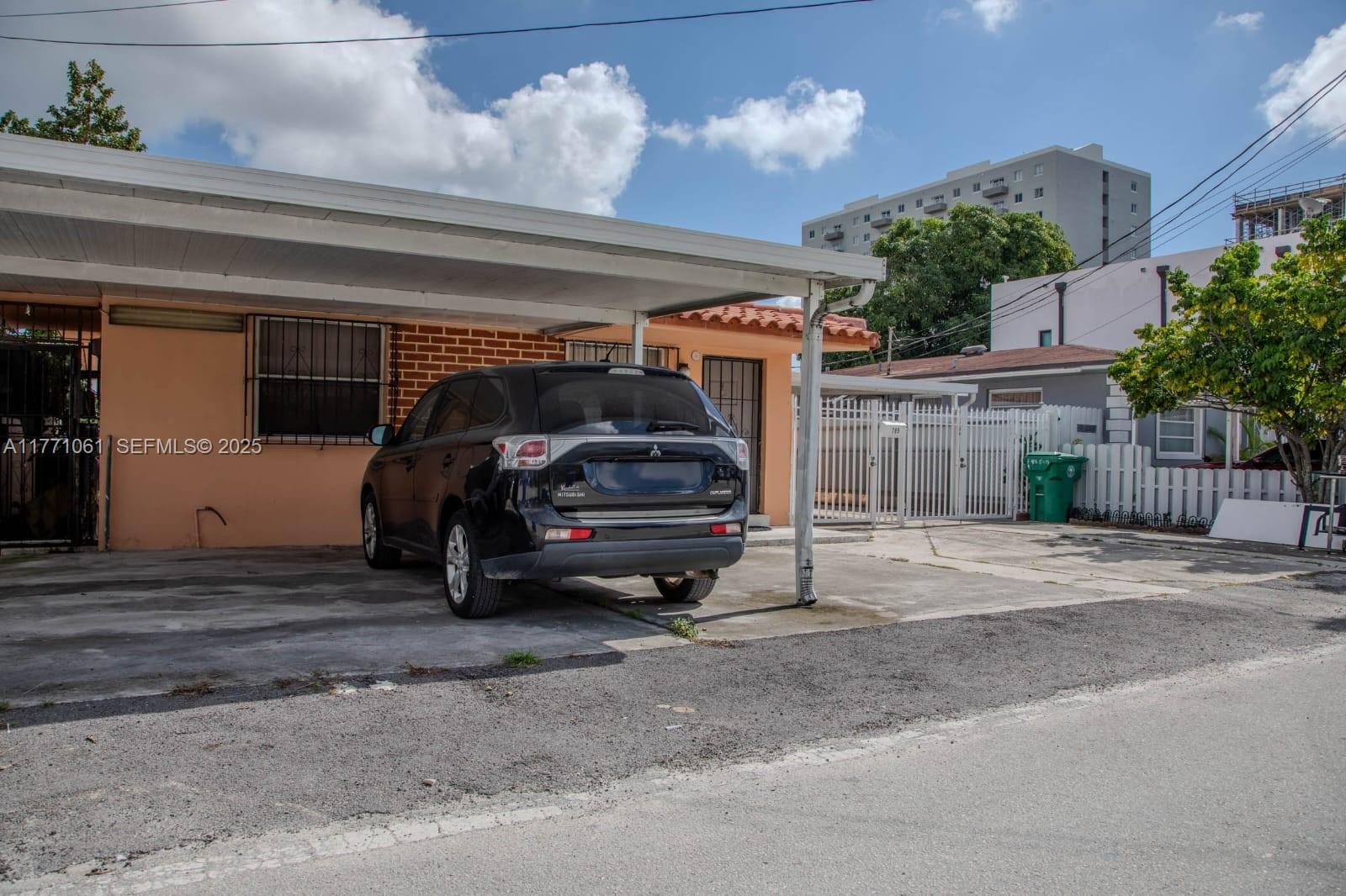 791 NW 22nd Place, Miami, FL 33125 photo 4