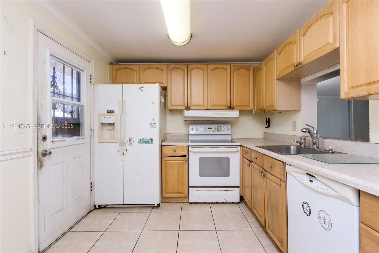 301 NE 14th Avenue 108, Hallandale Beach, FL 33009 photo 13