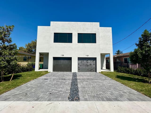 1121 NW 25th Street, sold in Bon Aire, Miami, FL