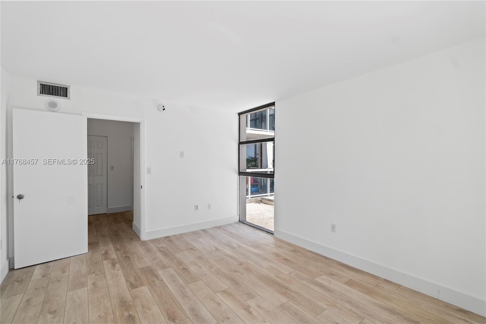 20505 E Country Club Drive 434, Aventura, FL 33180 photo 17