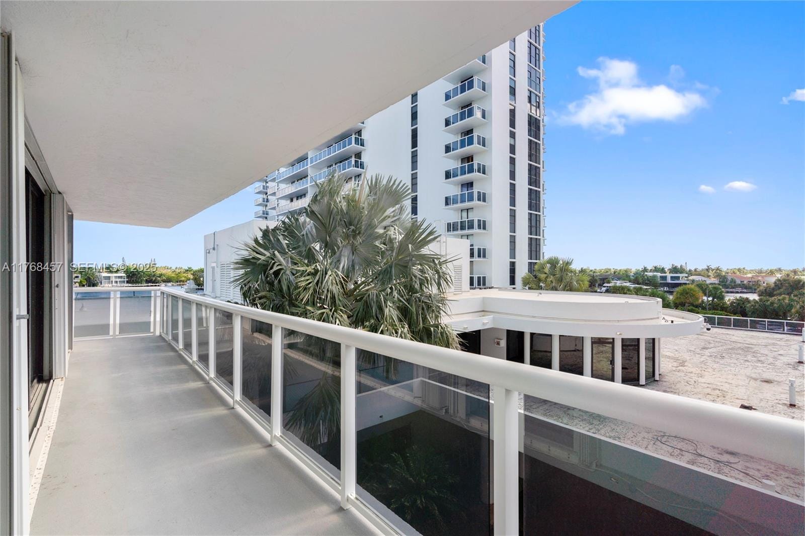 20505 E Country Club Drive 434, Aventura, FL 33180 photo 23