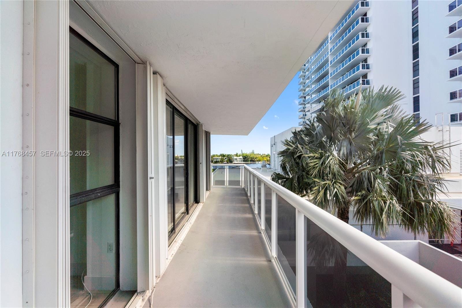 20505 E Country Club Drive 434, Aventura, FL 33180 photo 24