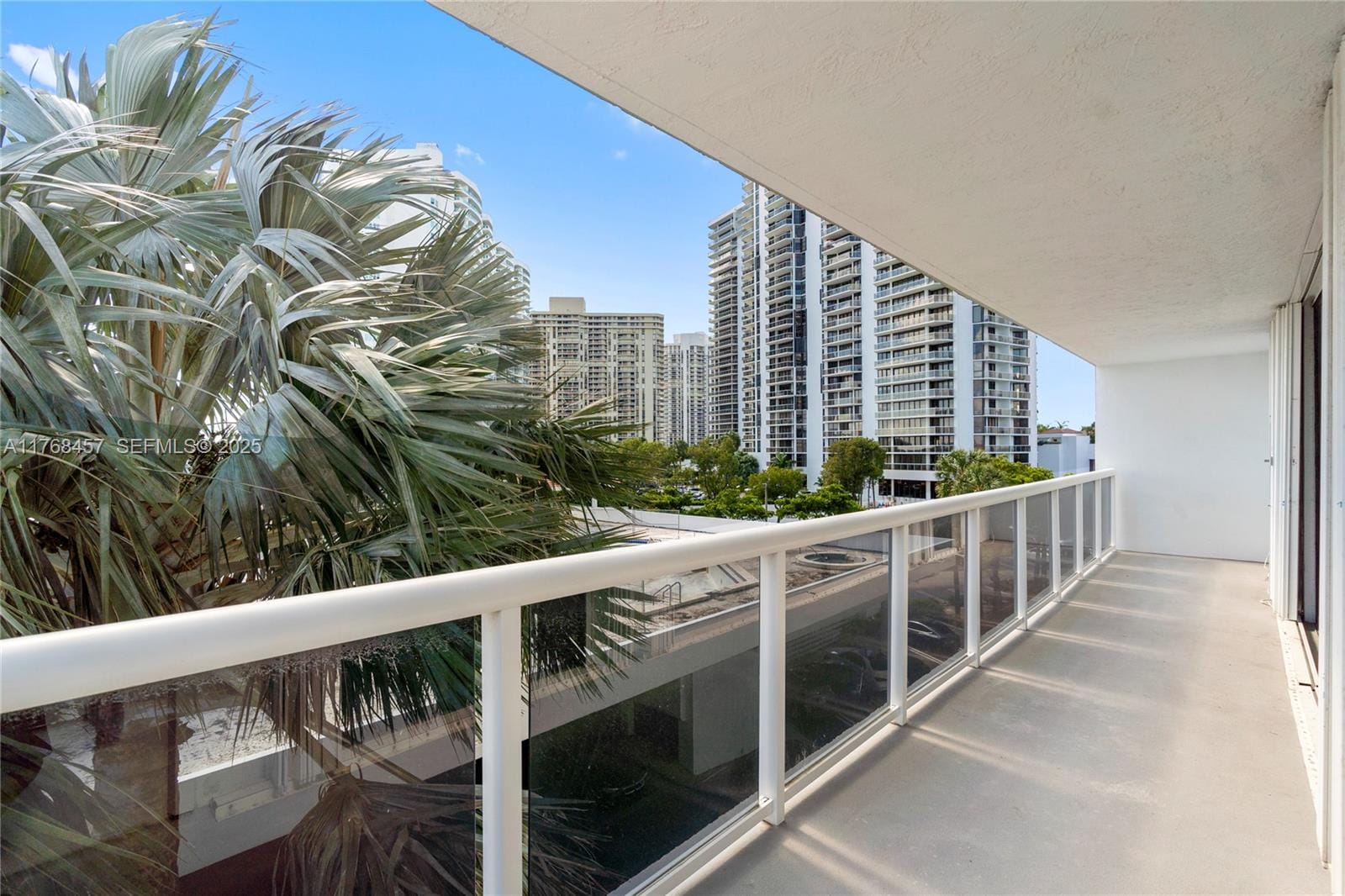 20505 E Country Club Drive 434, Aventura, FL 33180 photo 26