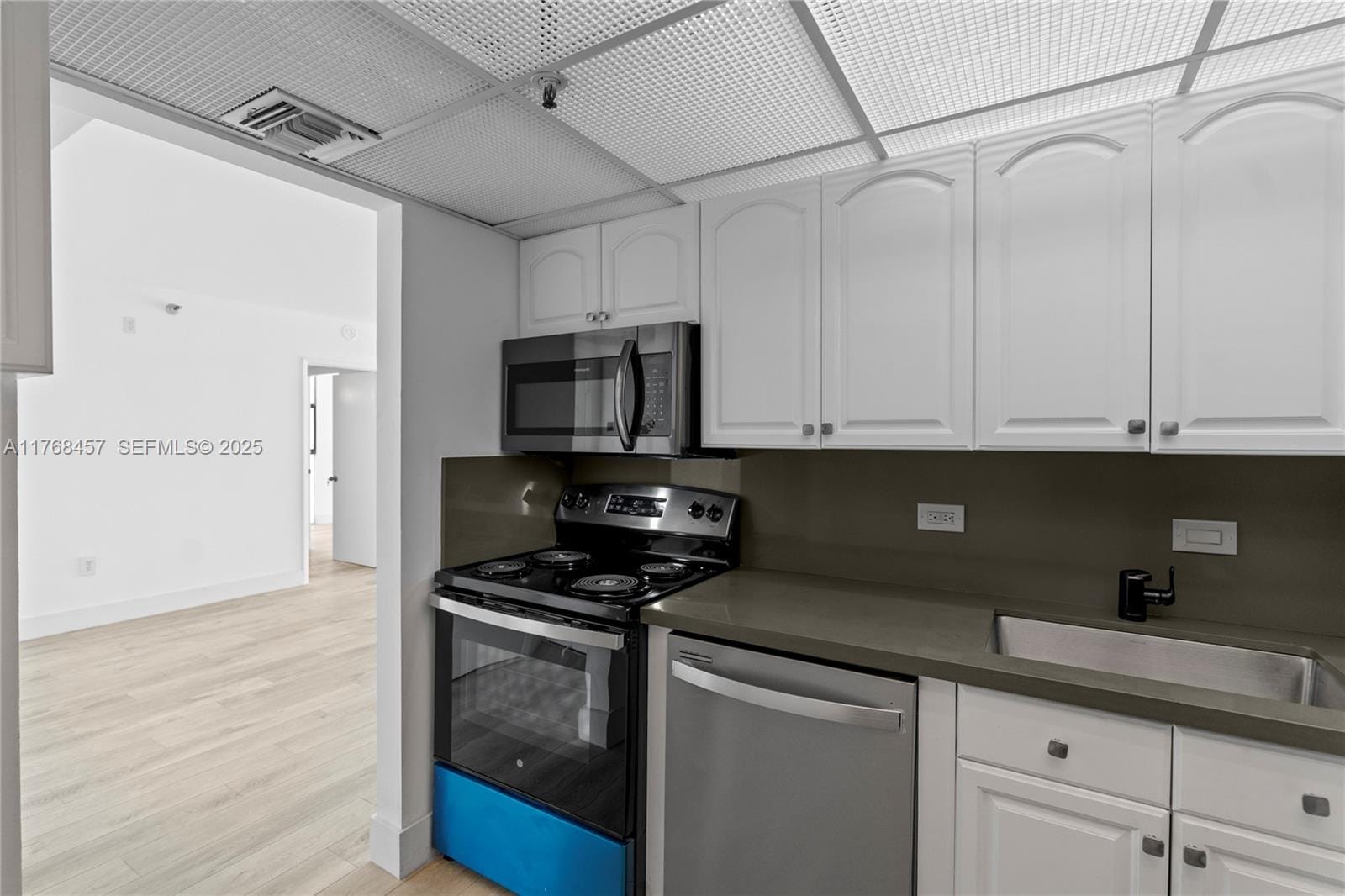 20505 E Country Club Drive 434 — photo 8
