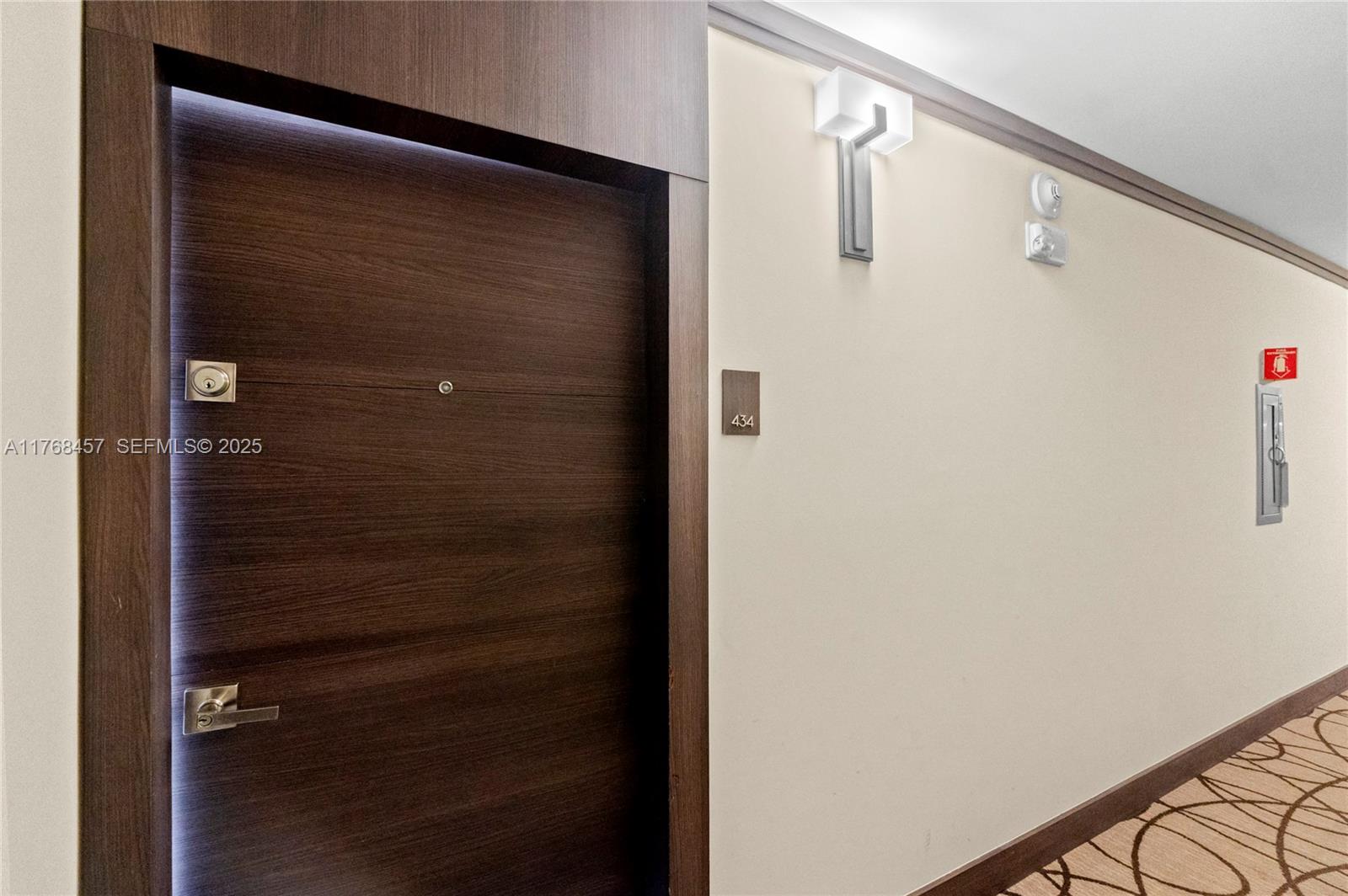 20505 E Country Club Drive 434, Aventura, FL 33180, Aventura