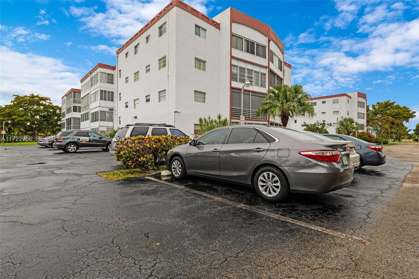 4000 NW 44th Avenue 205 — photo 2