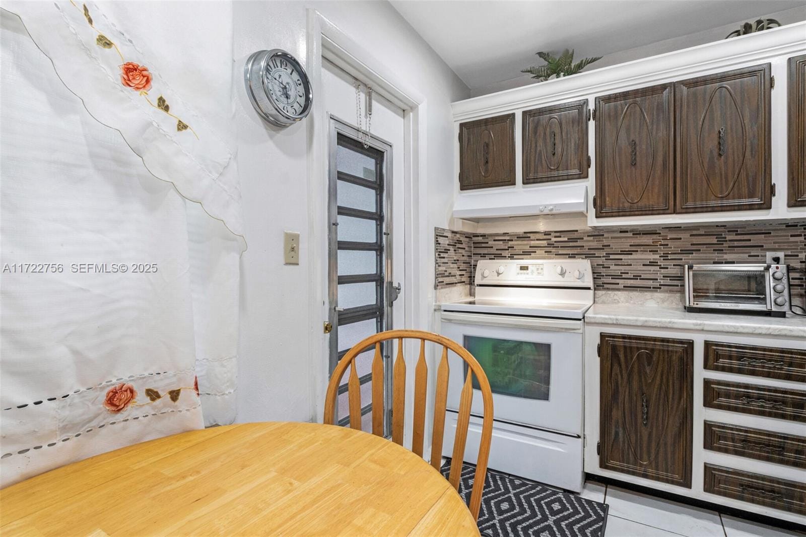 4000 NW 44th Avenue 205 — photo 3